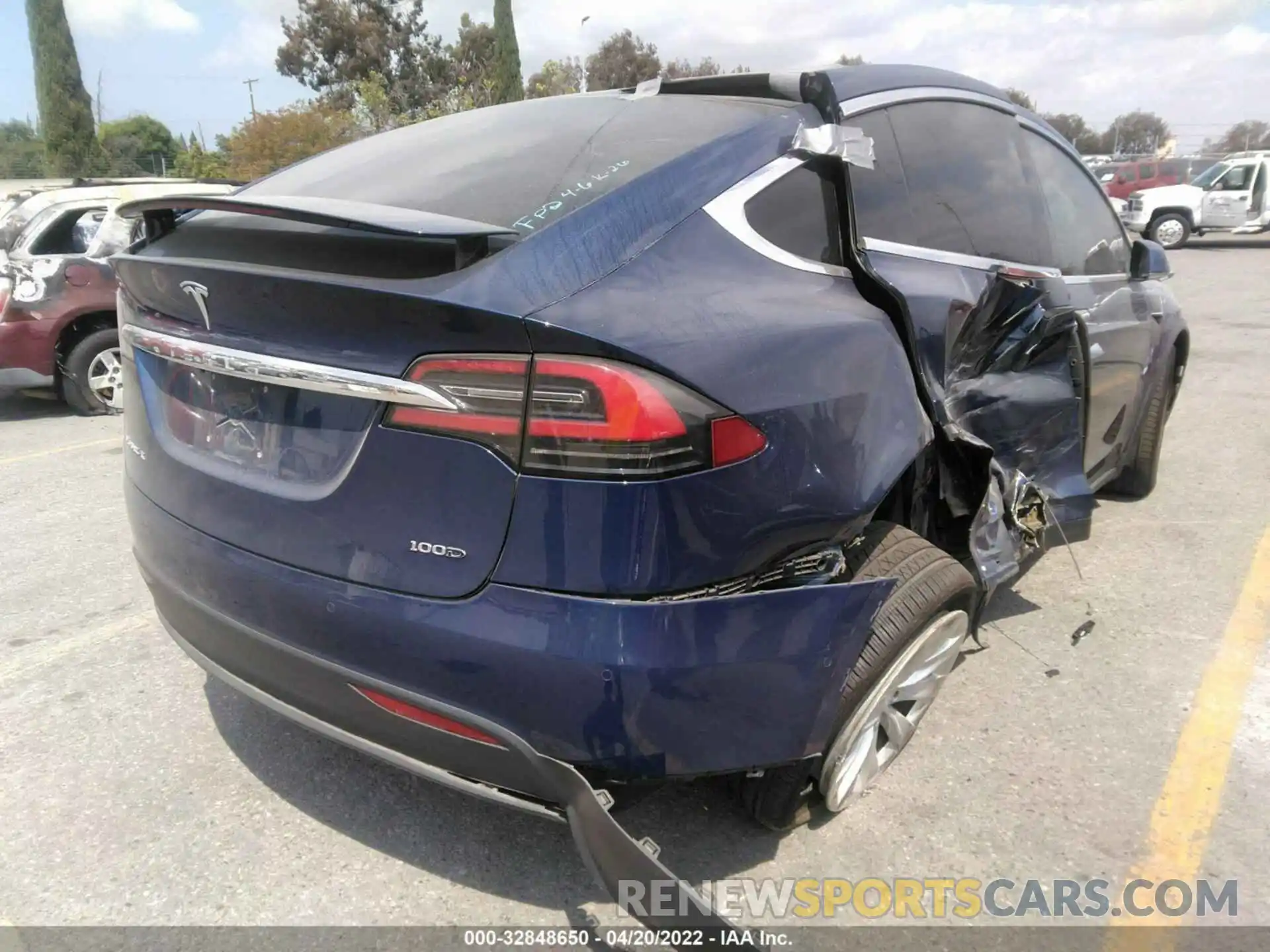 4 Photograph of a damaged car 5YJXCBE25KF159631 TESLA MODEL X 2019