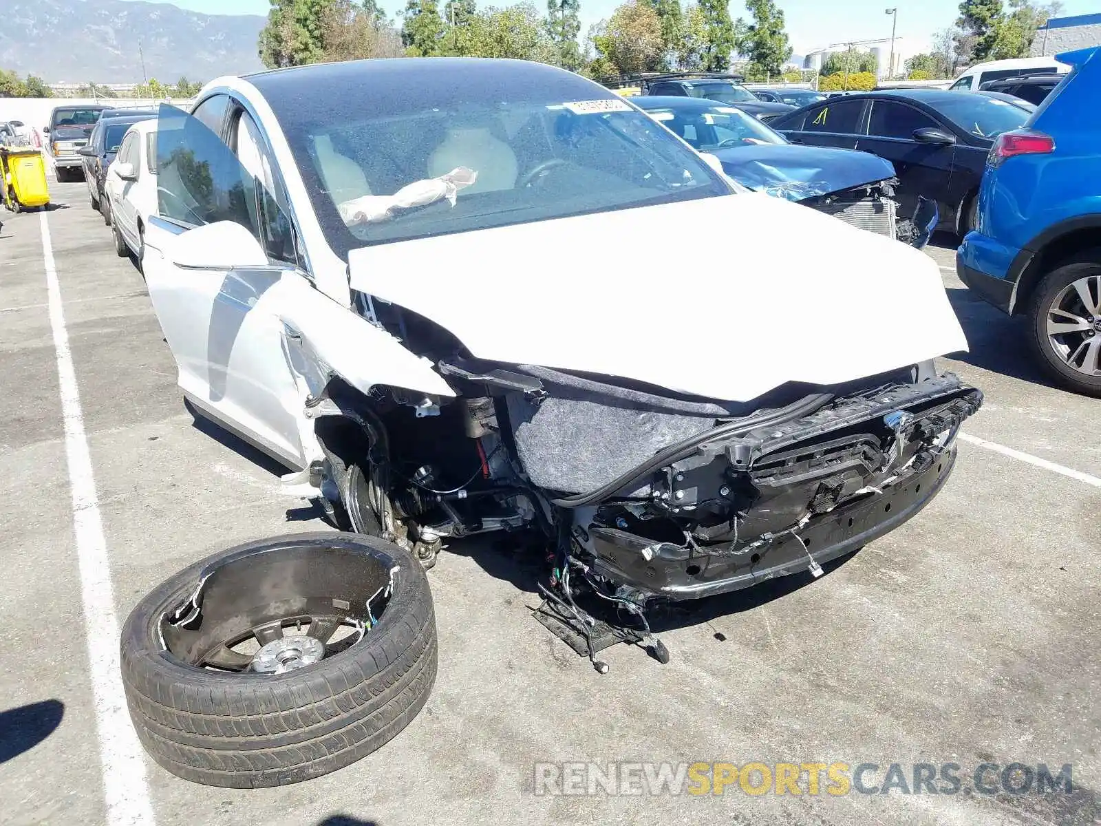 1 Photograph of a damaged car 5YJXCBE2XKF196397 TESLA MODEL X 2019