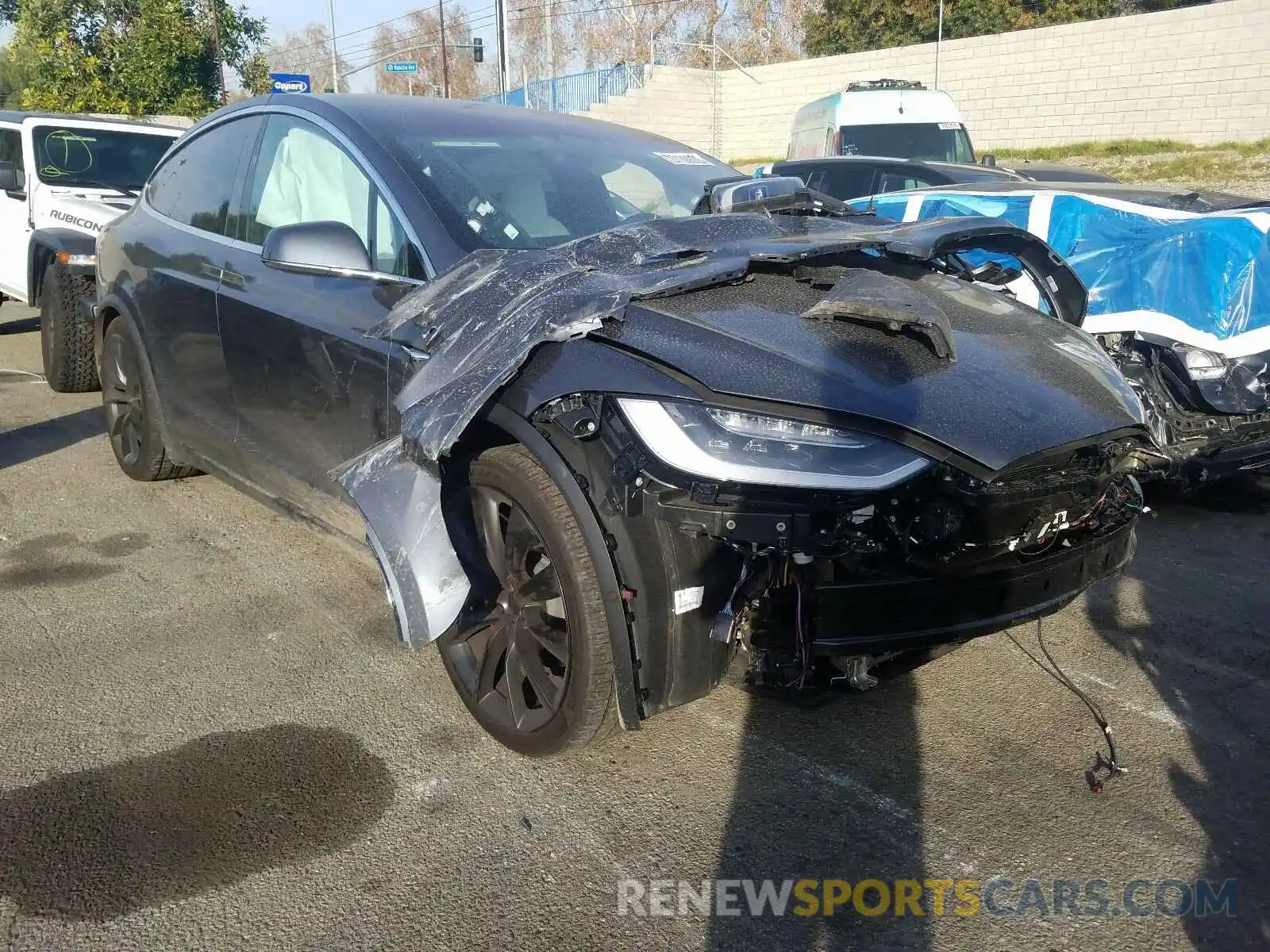 1 Photograph of a damaged car 5YJXCBE42KF209564 TESLA MODEL X 2019