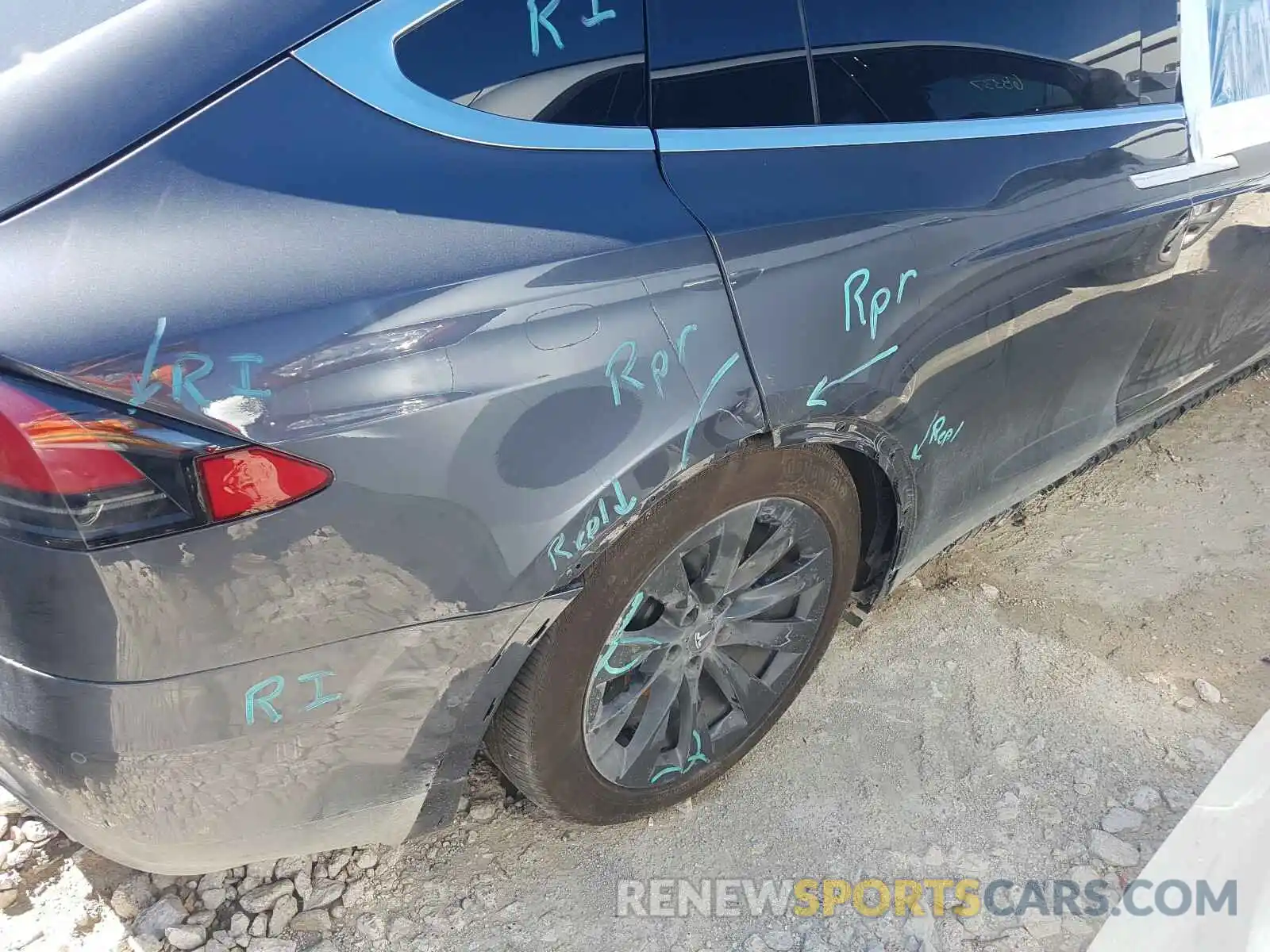 10 Photograph of a damaged car 5YJXCDE20KF151867 TESLA MODEL X 2019