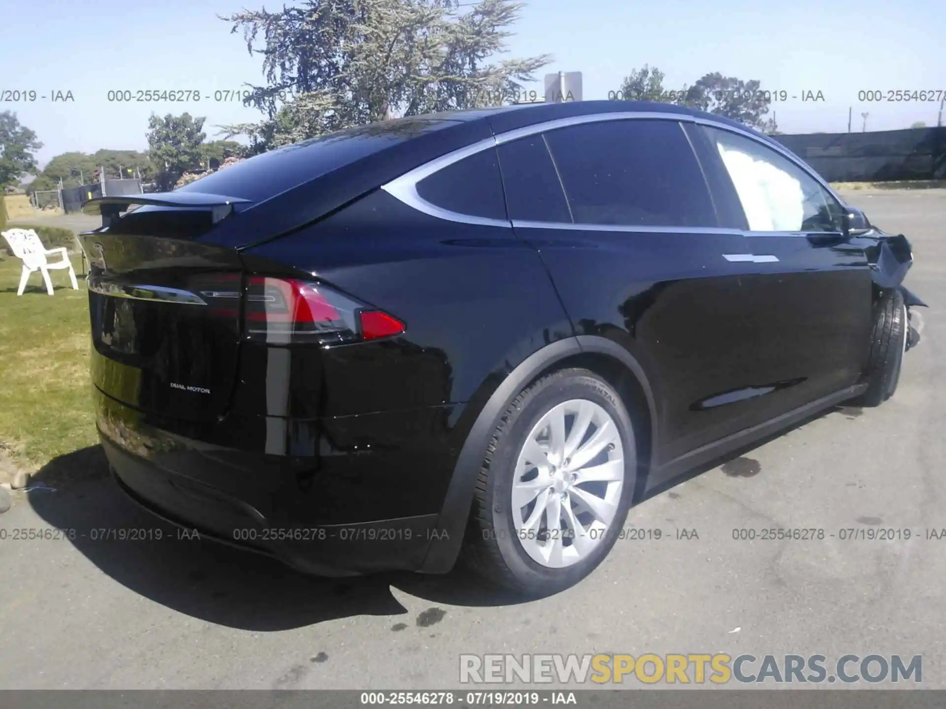 4 Photograph of a damaged car 5YJXCDE20KF162464 TESLA MODEL X 2019