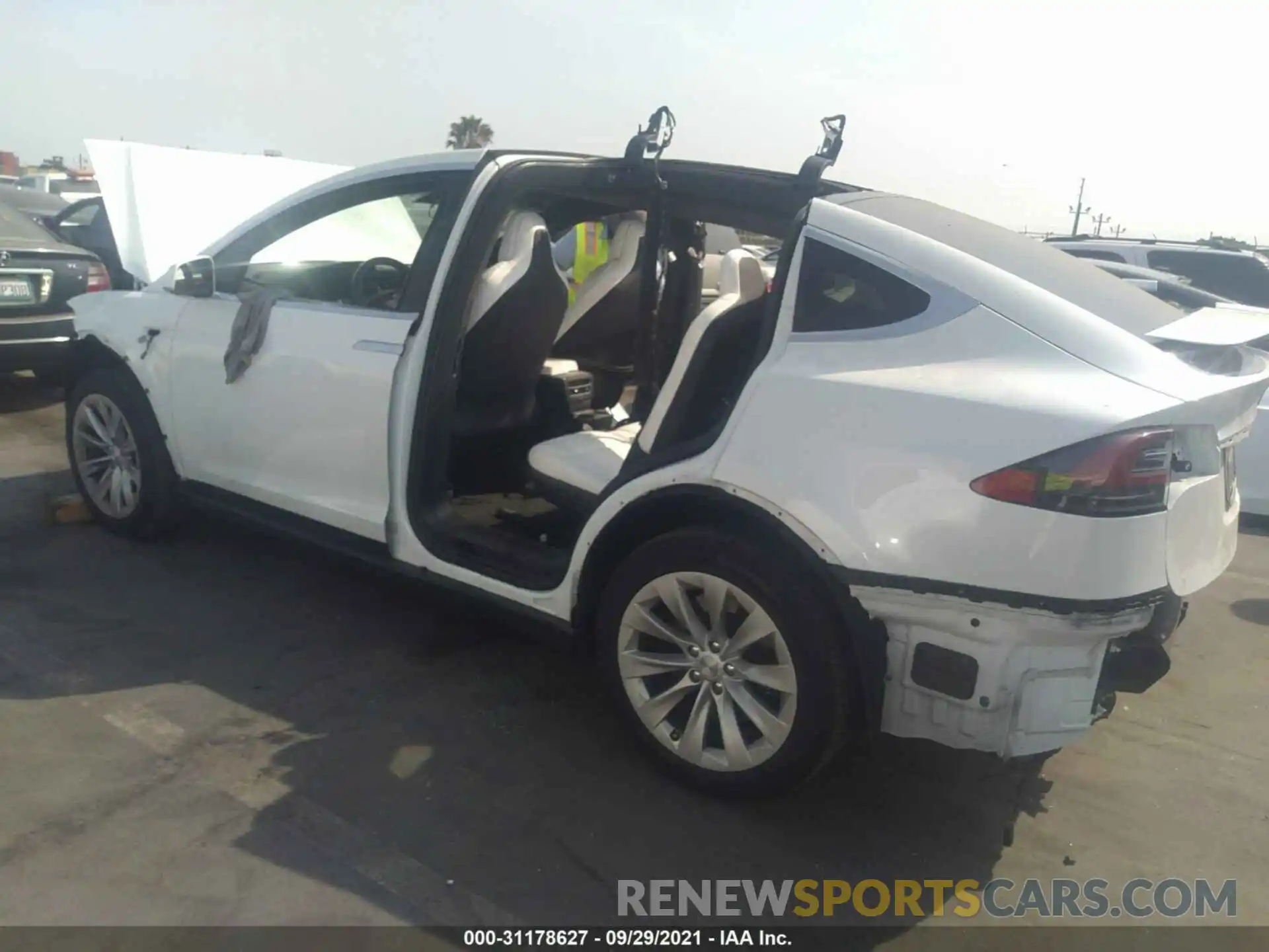 3 Фотография поврежденного автомобиля 5YJXCDE23KF207588 TESLA MODEL X 2019