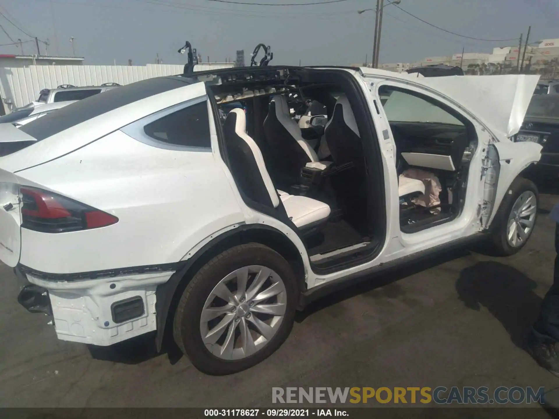 4 Фотография поврежденного автомобиля 5YJXCDE23KF207588 TESLA MODEL X 2019