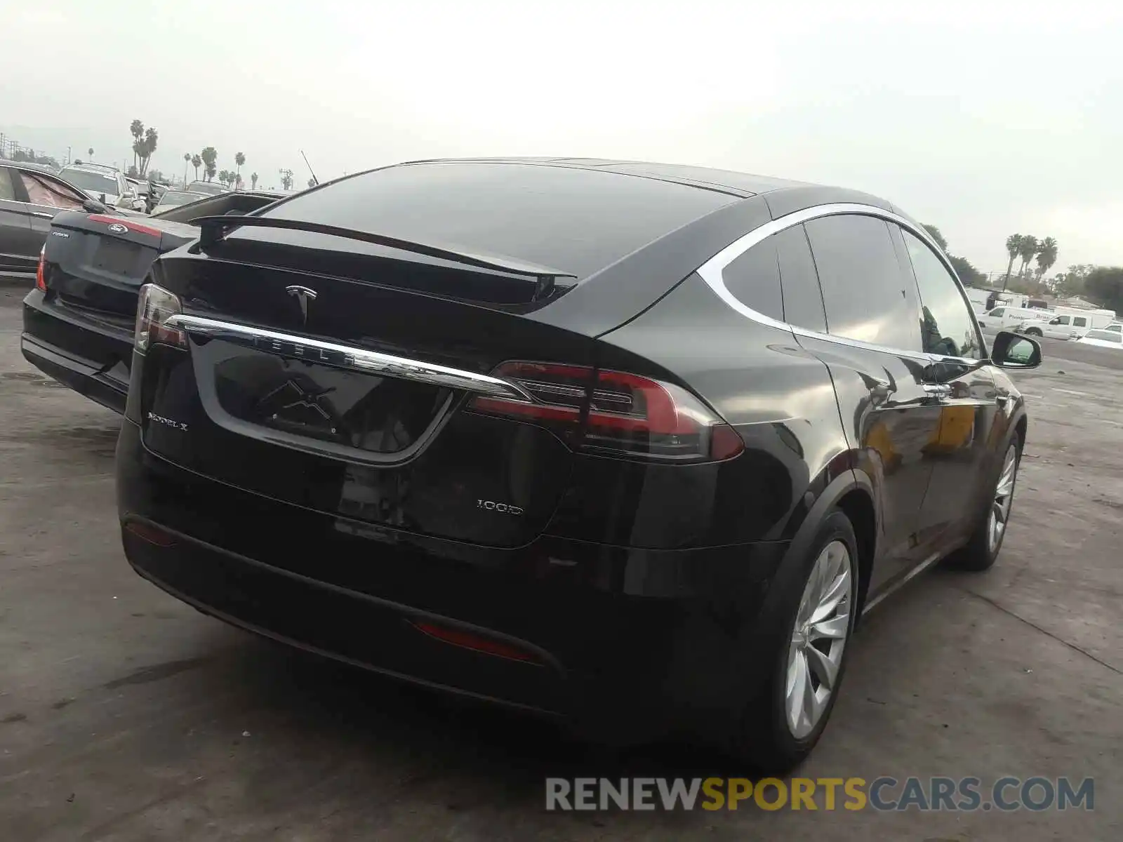 4 Фотография поврежденного автомобиля 5YJXCDE27KF153681 TESLA MODEL X 2019