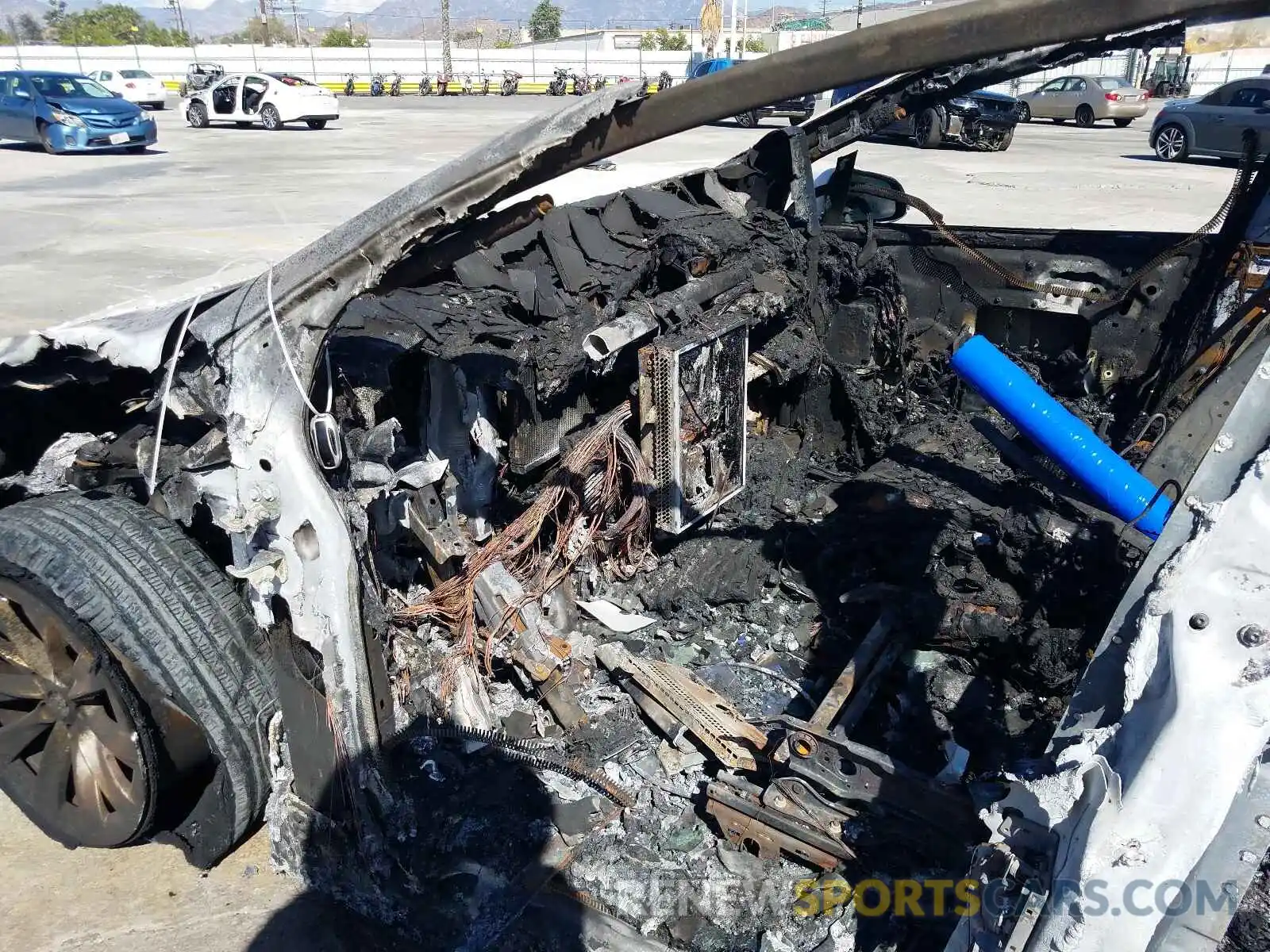 8 Photograph of a damaged car 5YJXCDE28KF149400 TESLA MODEL X 2019