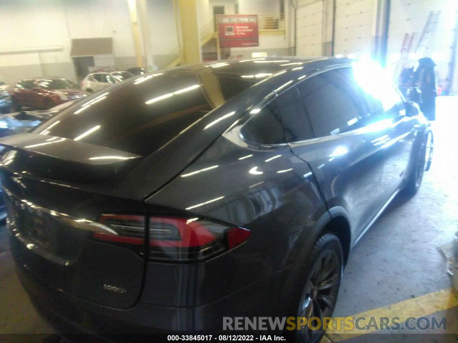 4 Фотография поврежденного автомобиля 5YJXCDE28KF150983 TESLA MODEL X 2019