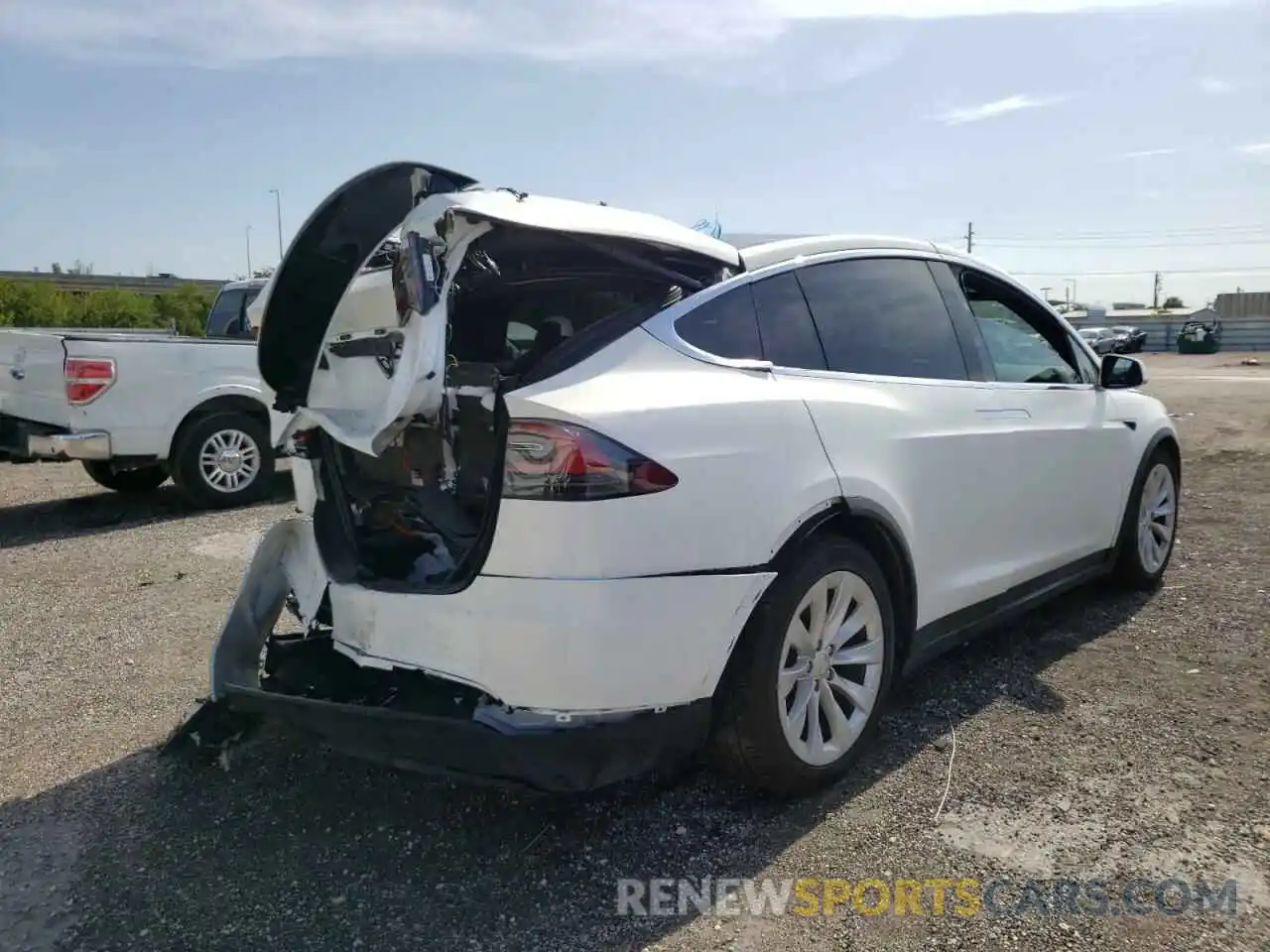 4 Photograph of a damaged car 5YJXCAE20LF233520 TESLA MODEL X 2020