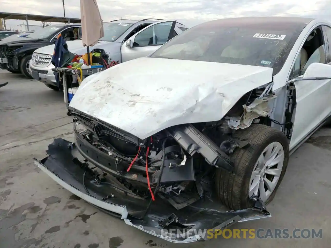 9 Photograph of a damaged car 5YJXCAE20LF250253 TESLA MODEL X 2020