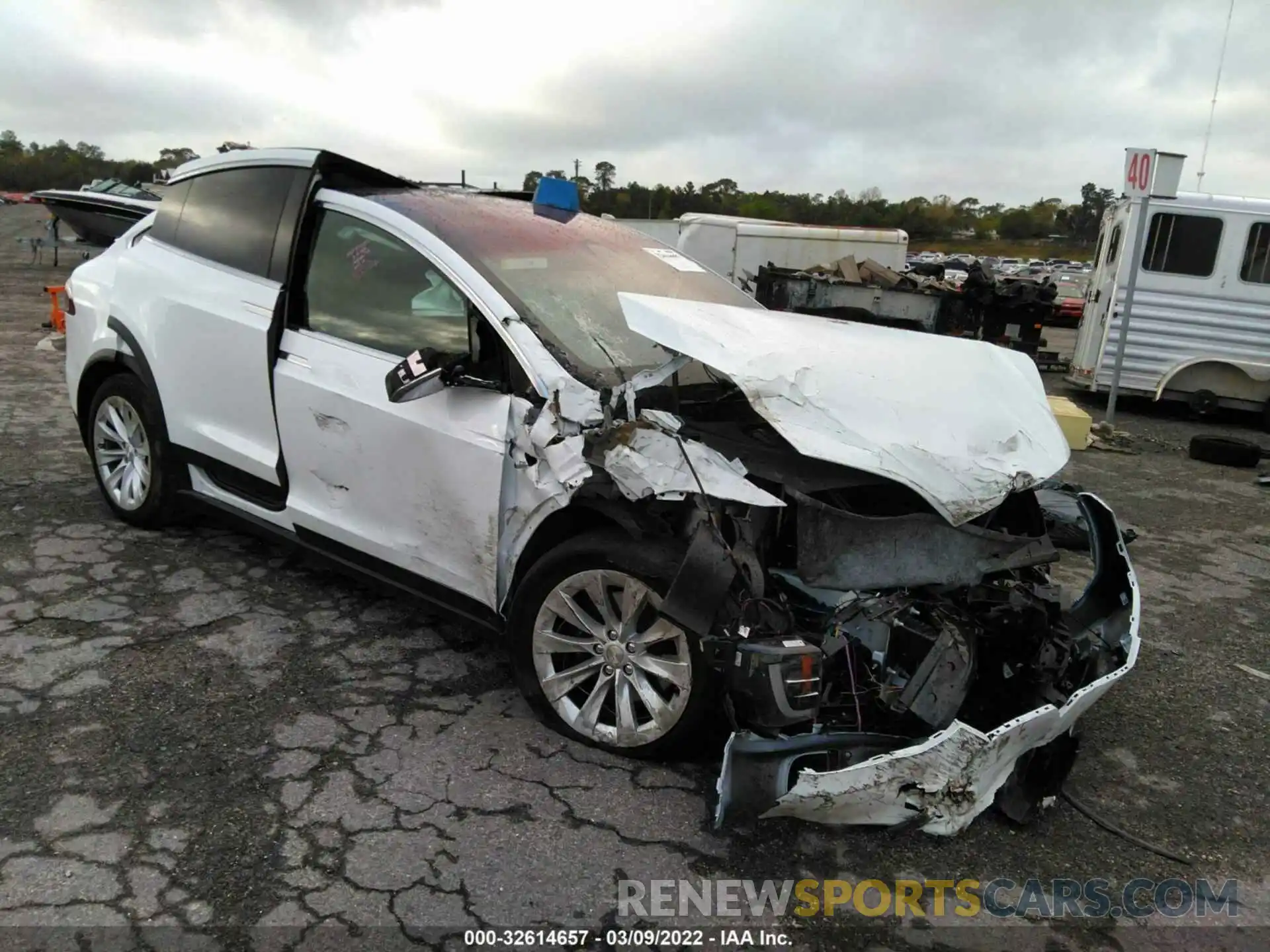 1 Photograph of a damaged car 5YJXCAE20LF300813 TESLA MODEL X 2020