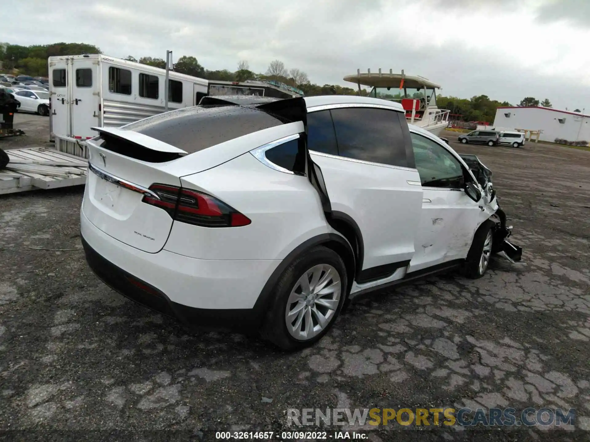 4 Фотография поврежденного автомобиля 5YJXCAE20LF300813 TESLA MODEL X 2020