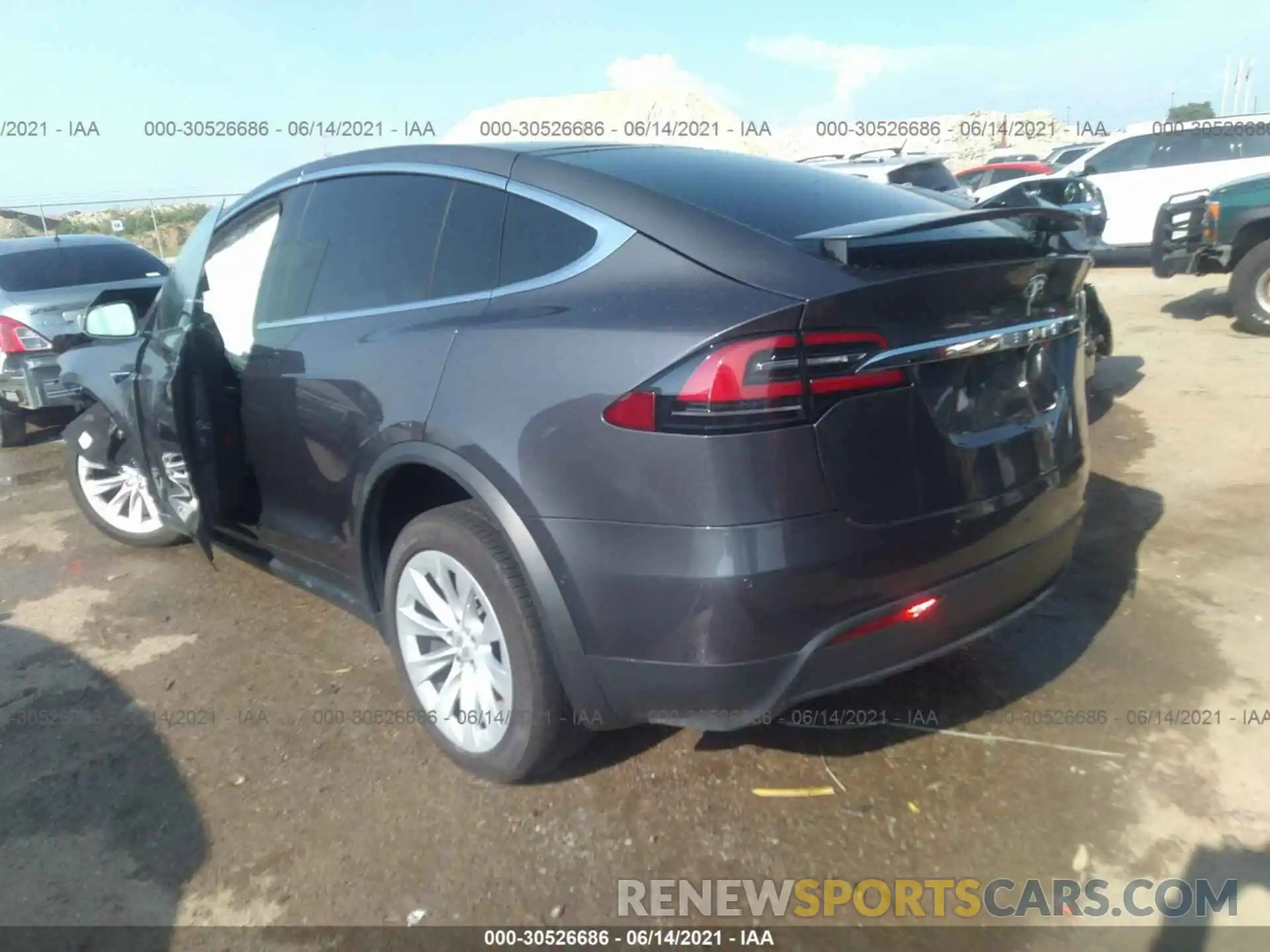 3 Фотография поврежденного автомобиля 5YJXCAE20LF302819 TESLA MODEL X 2020