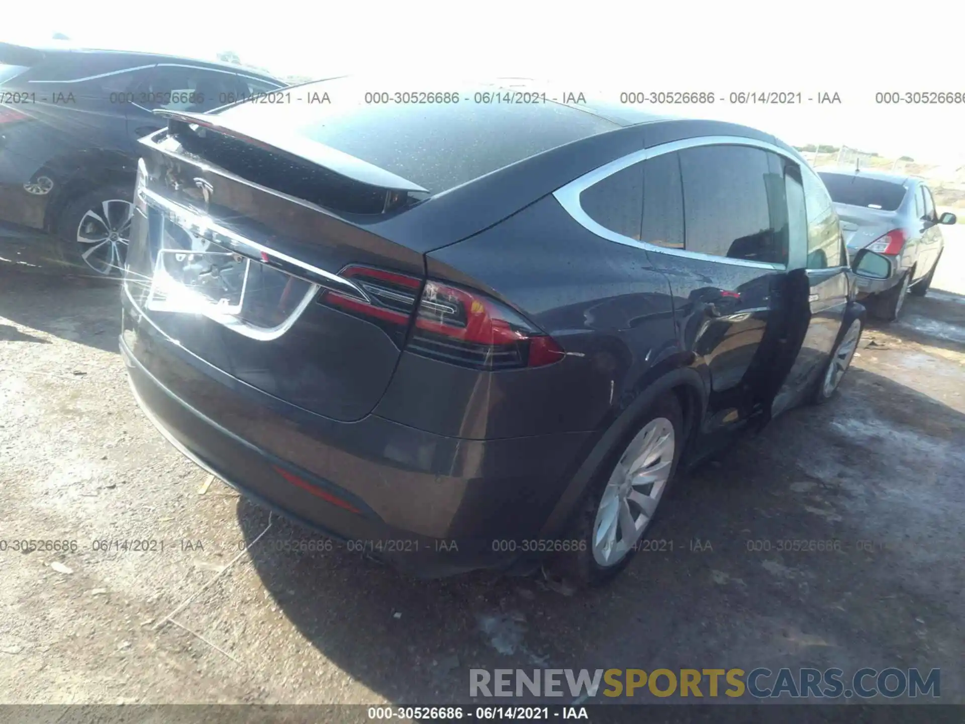 4 Фотография поврежденного автомобиля 5YJXCAE20LF302819 TESLA MODEL X 2020