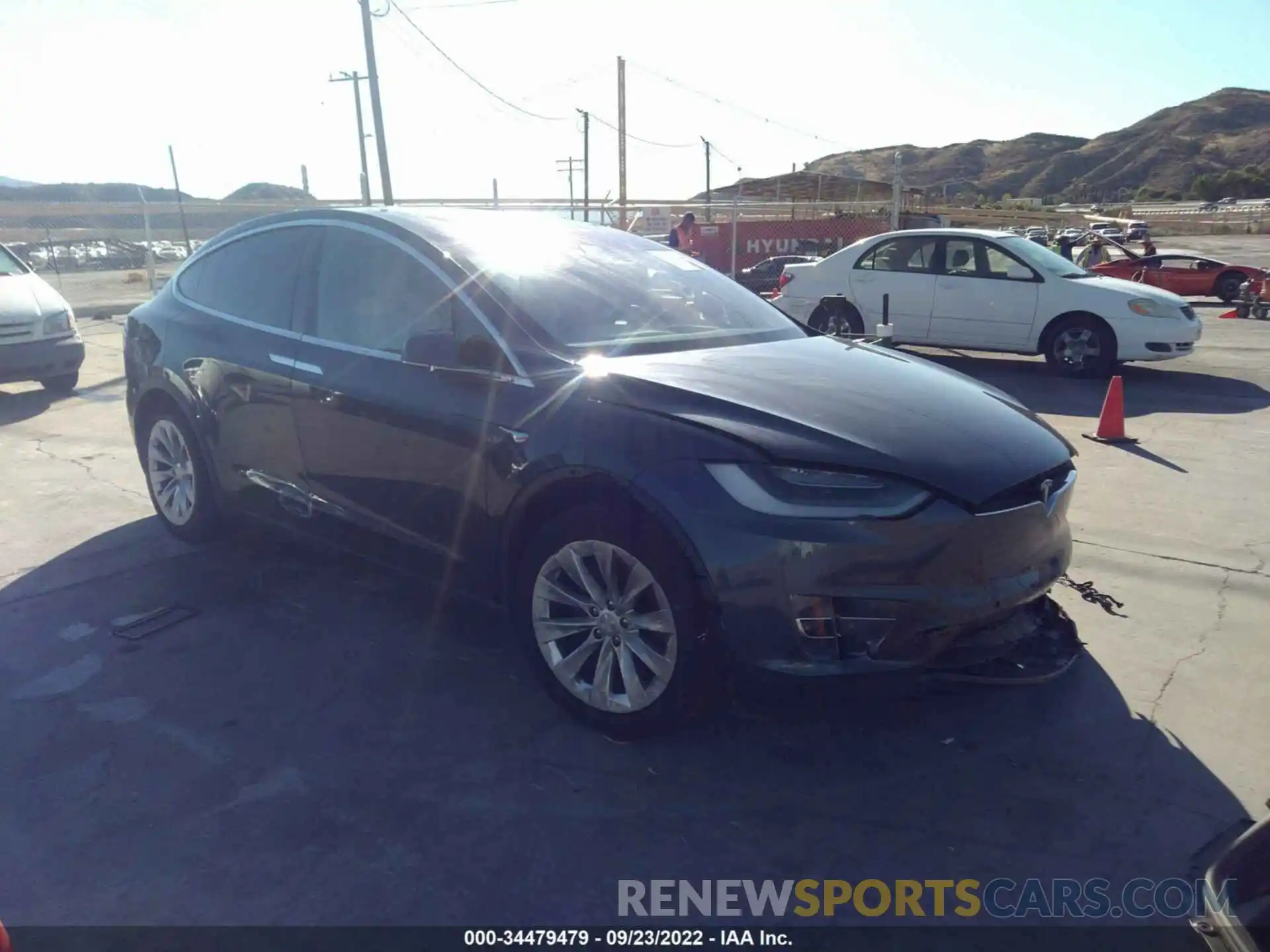 1 Photograph of a damaged car 5YJXCAE23LF285904 TESLA MODEL X 2020