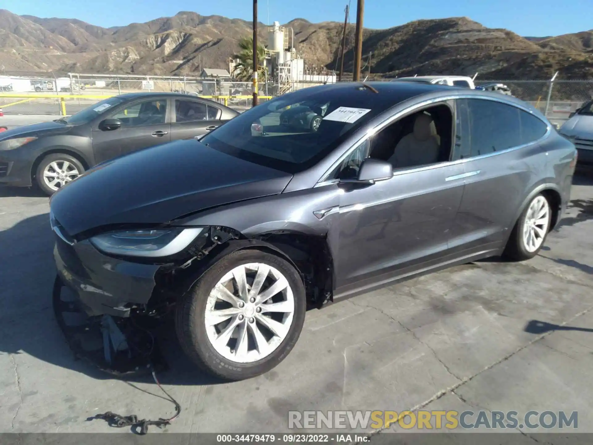 2 Photograph of a damaged car 5YJXCAE23LF285904 TESLA MODEL X 2020