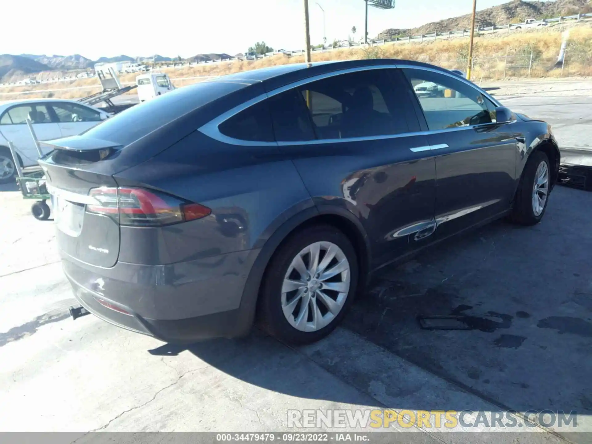 4 Photograph of a damaged car 5YJXCAE23LF285904 TESLA MODEL X 2020