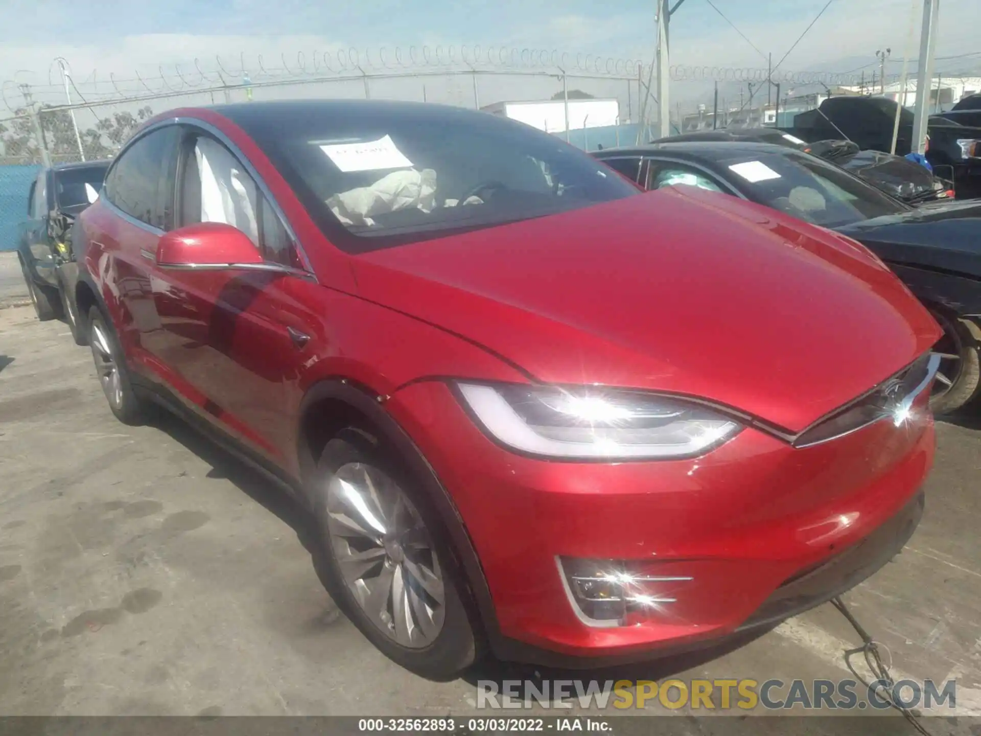 1 Photograph of a damaged car 5YJXCAE26LF239998 TESLA MODEL X 2020