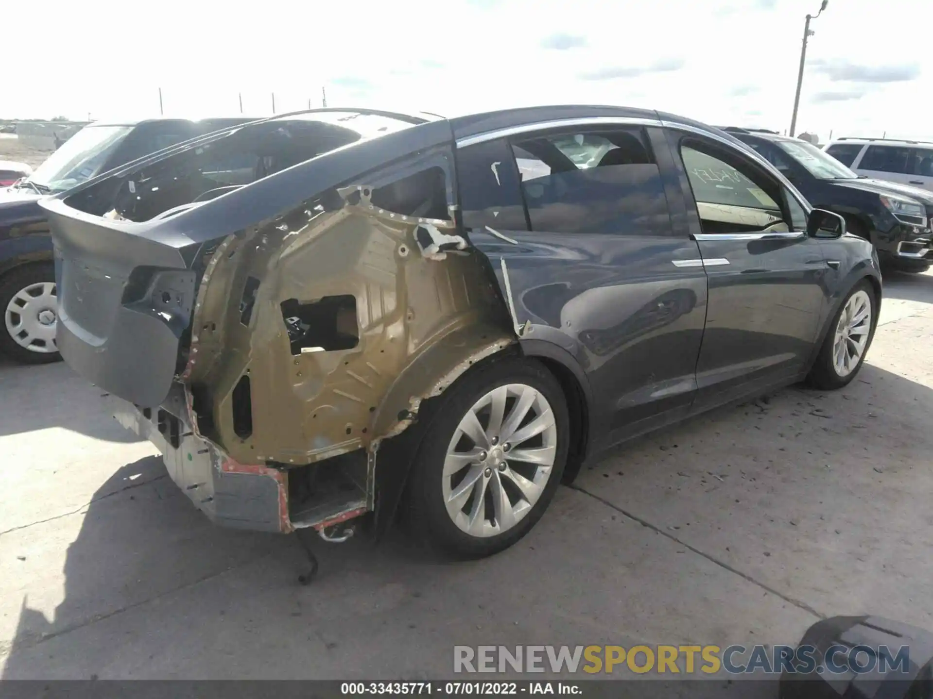 4 Фотография поврежденного автомобиля 5YJXCAE26LF244098 TESLA MODEL X 2020