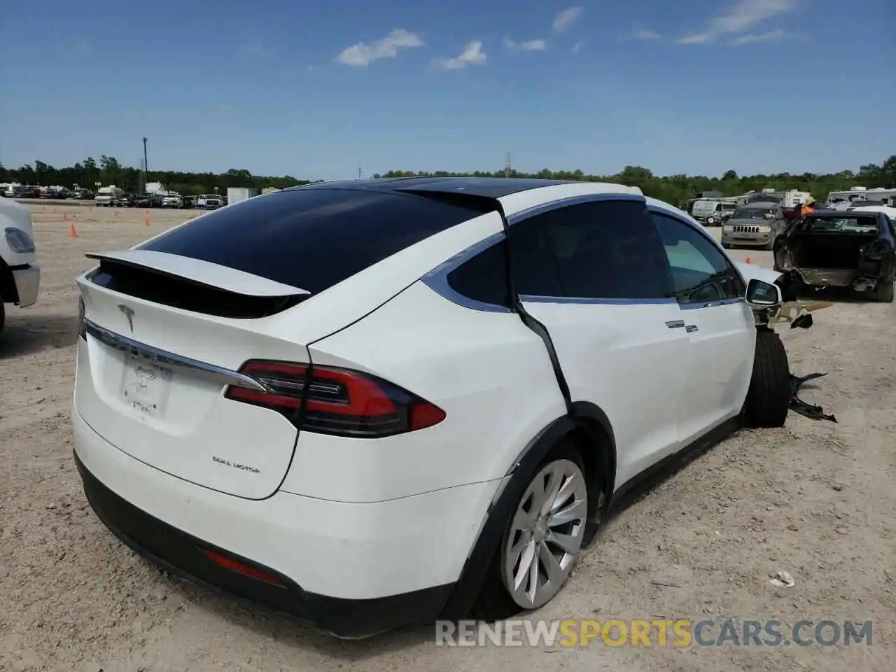 4 Photograph of a damaged car 5YJXCAE29LF233449 TESLA MODEL X 2020