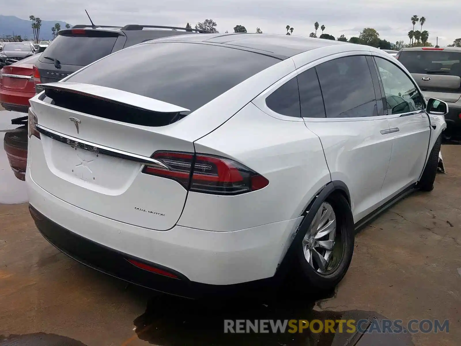 4 Фотография поврежденного автомобиля 5YJXCAE2XLF247571 TESLA MODEL X 2020