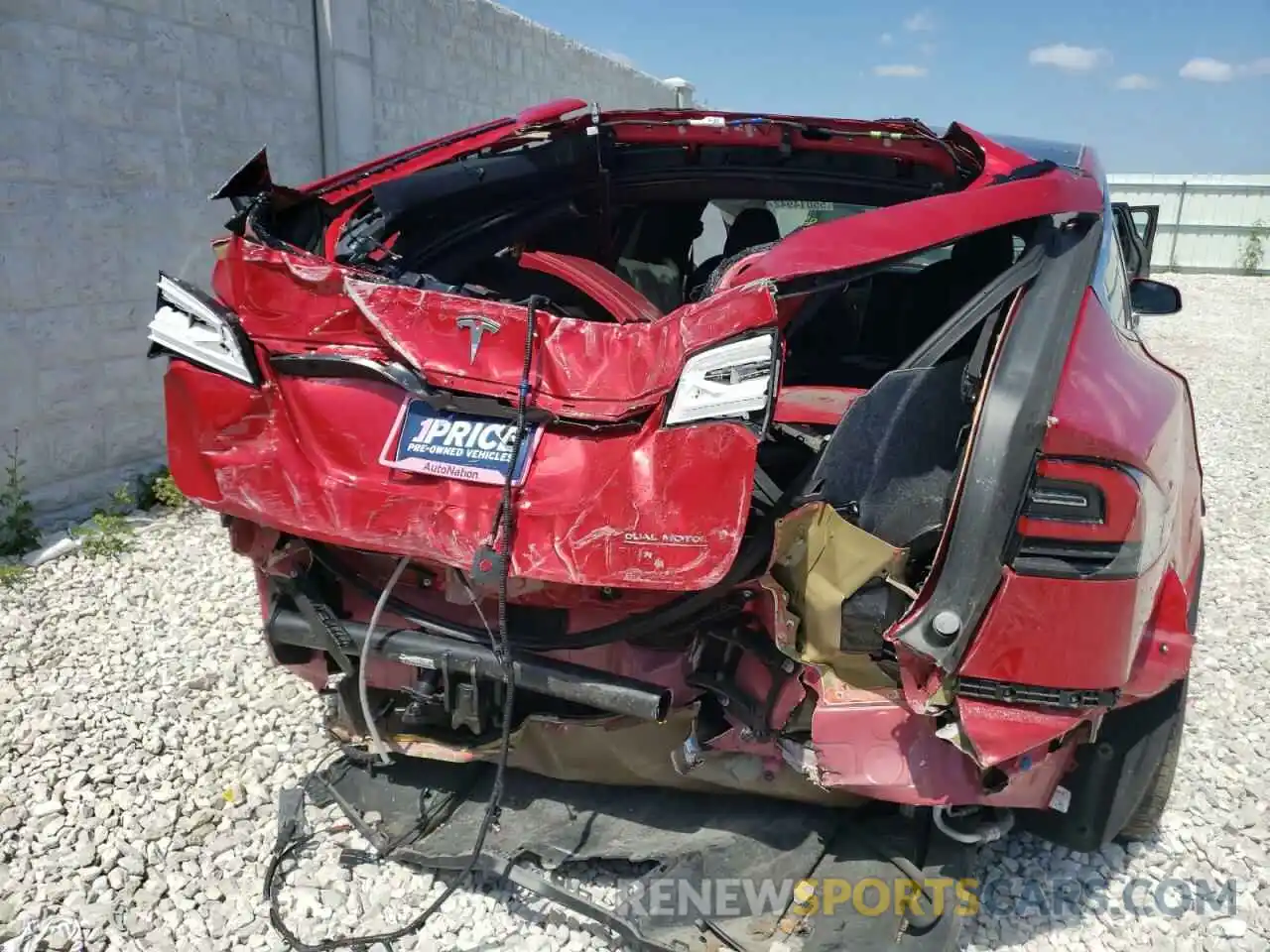 9 Photograph of a damaged car 5YJXCAE44LF243968 TESLA MODEL X 2020