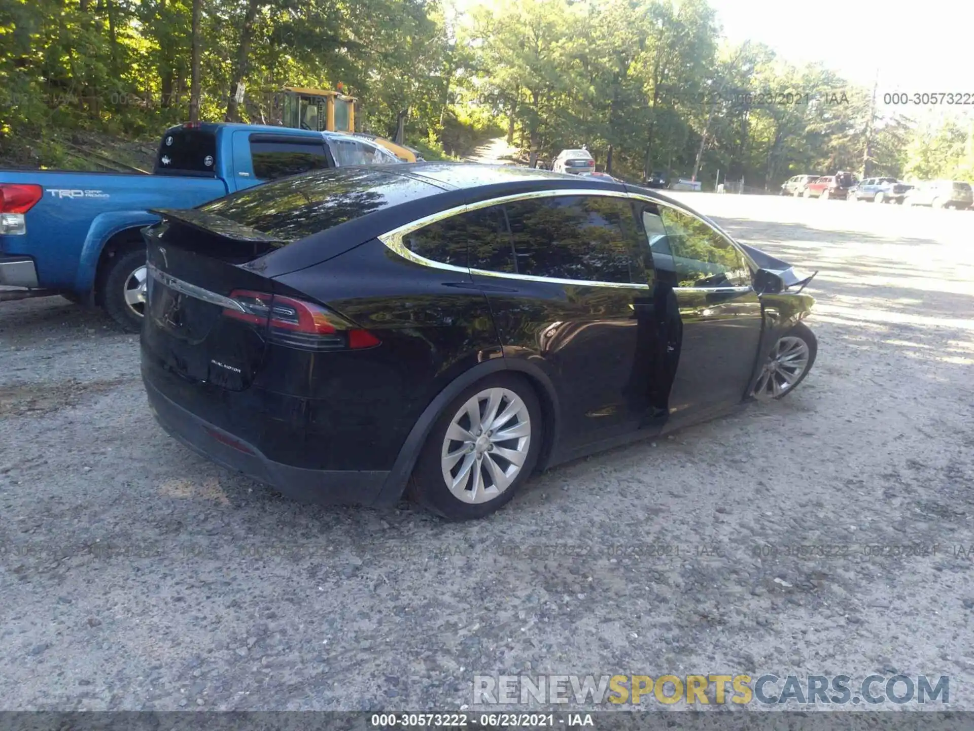 4 Photograph of a damaged car 5YJXCBE20LF296316 TESLA MODEL X 2020