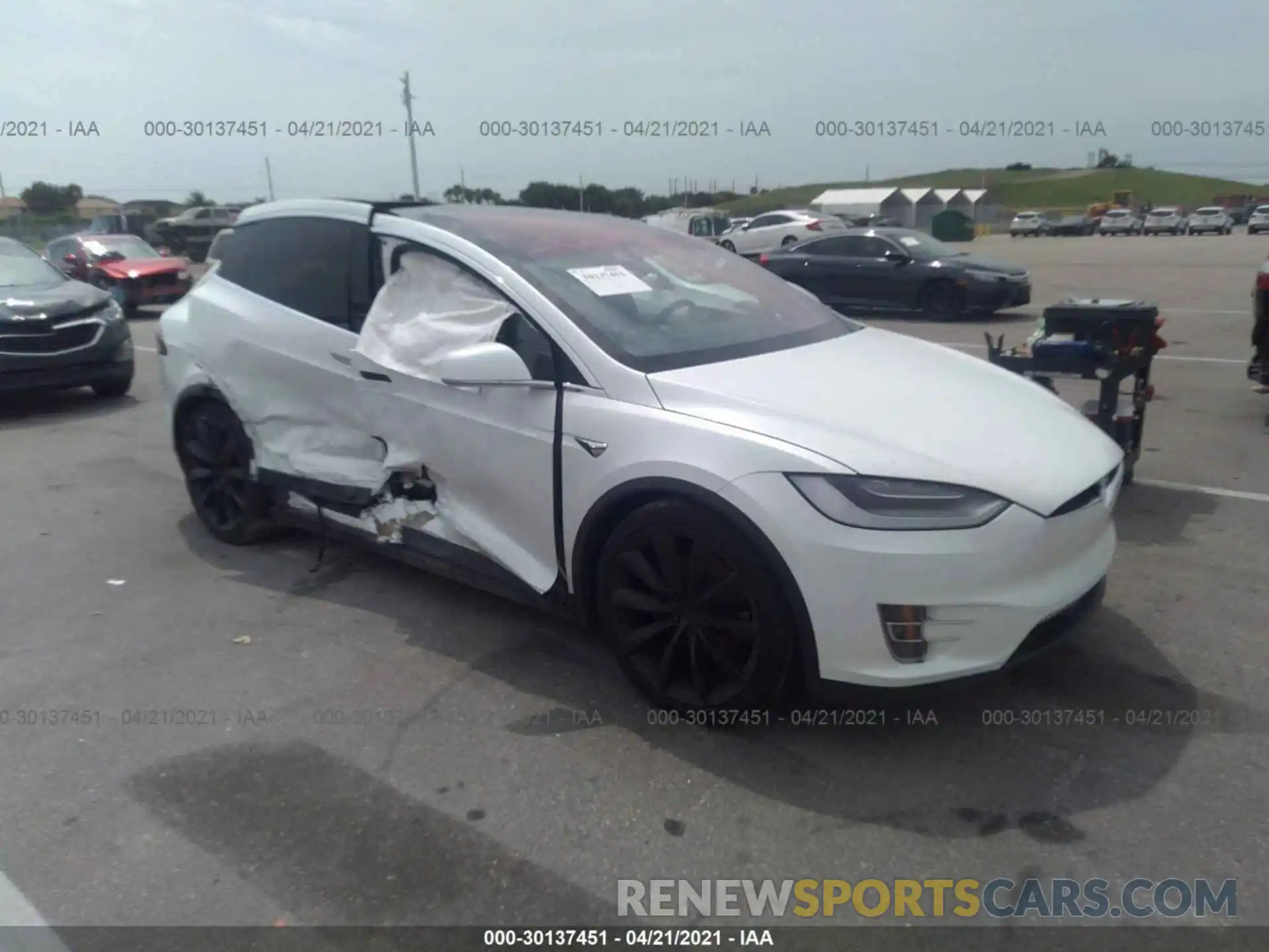 1 Photograph of a damaged car 5YJXCBE21LF246704 TESLA MODEL X 2020