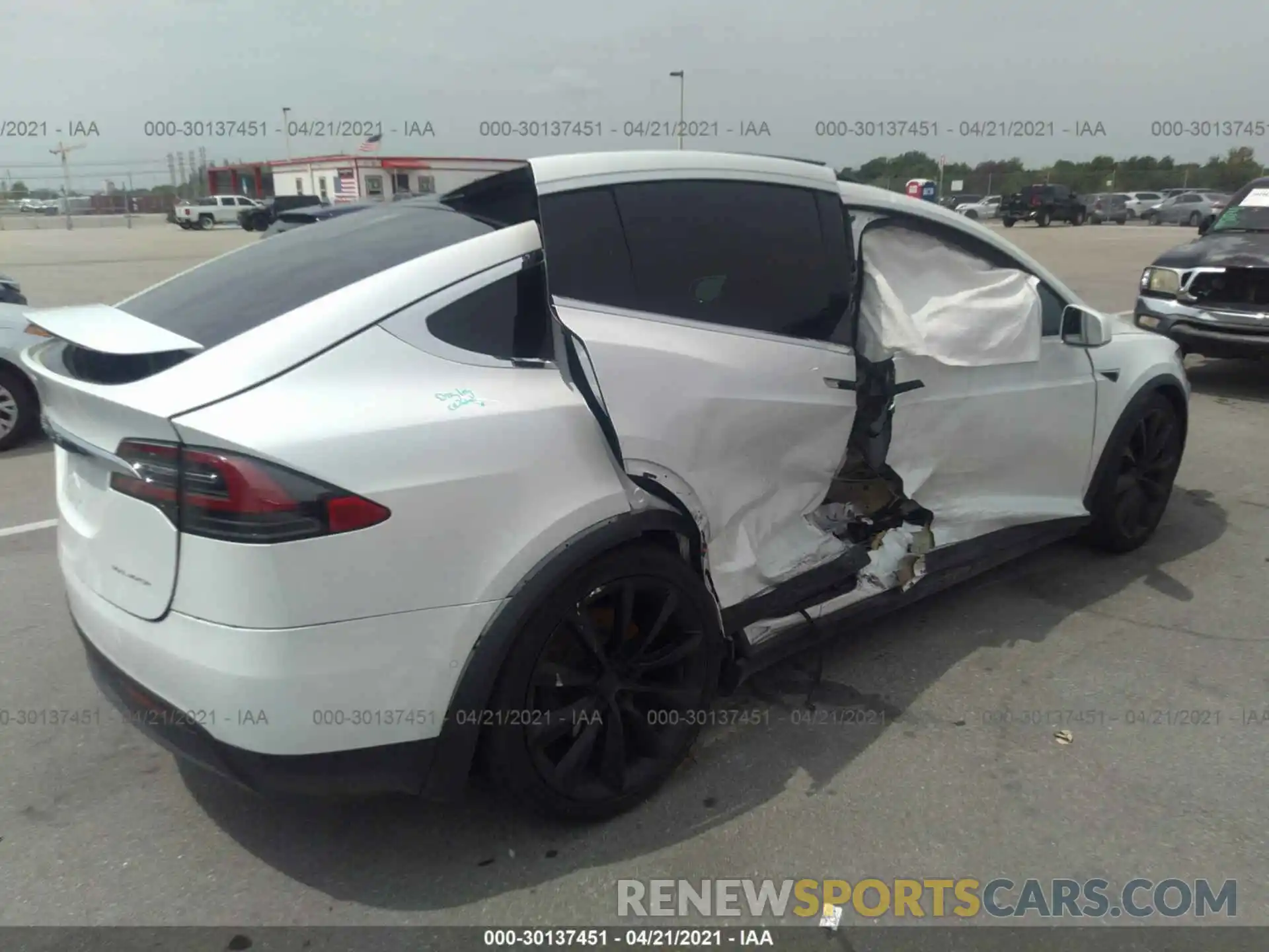 4 Photograph of a damaged car 5YJXCBE21LF246704 TESLA MODEL X 2020