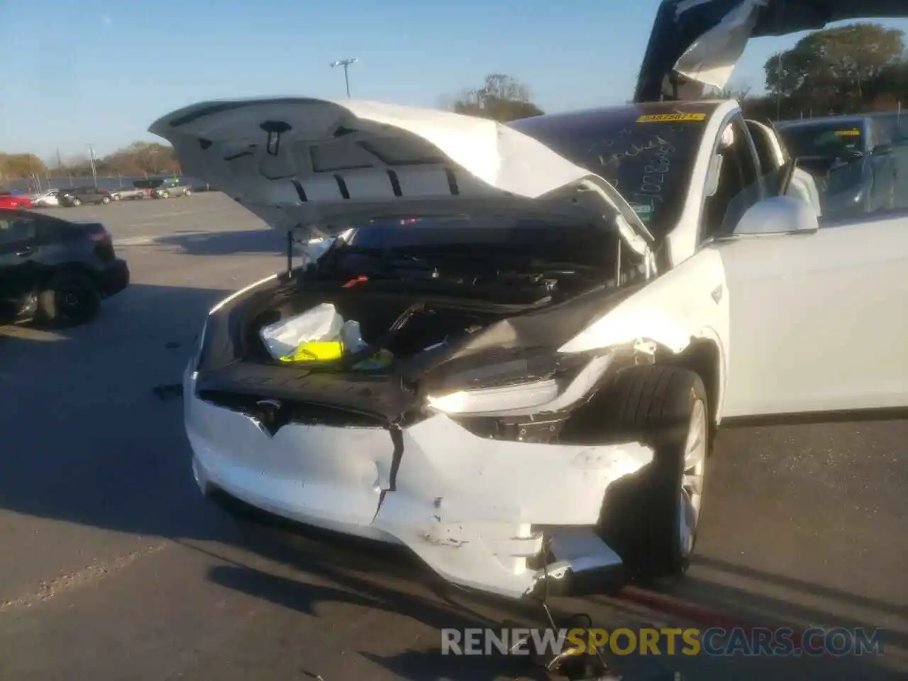 9 Photograph of a damaged car 5YJXCBE24LF233901 TESLA MODEL X 2020