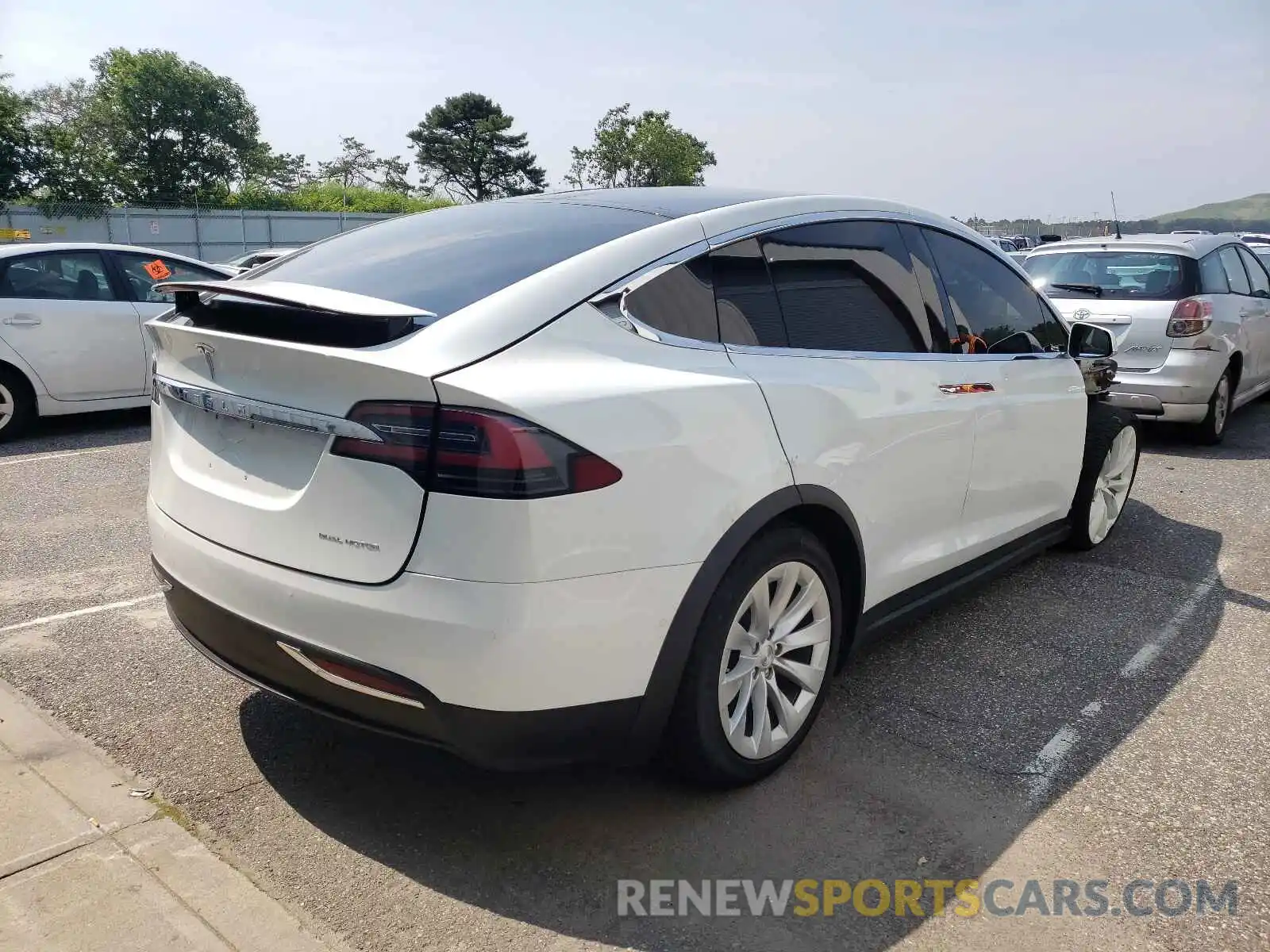 4 Photograph of a damaged car 5YJXCBE24LF263898 TESLA MODEL X 2020