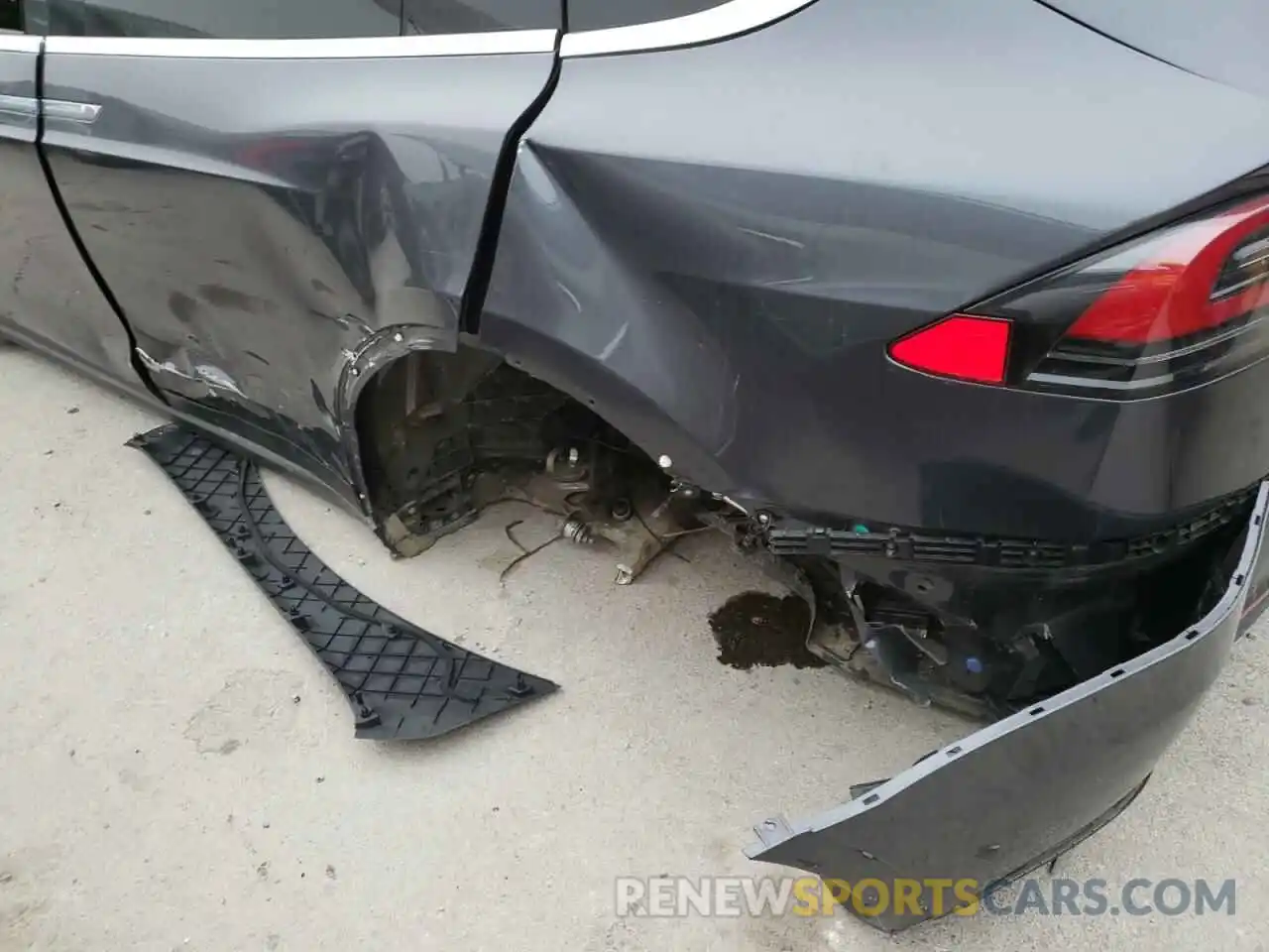 9 Photograph of a damaged car 5YJXCBE25LF301879 TESLA MODEL X 2020