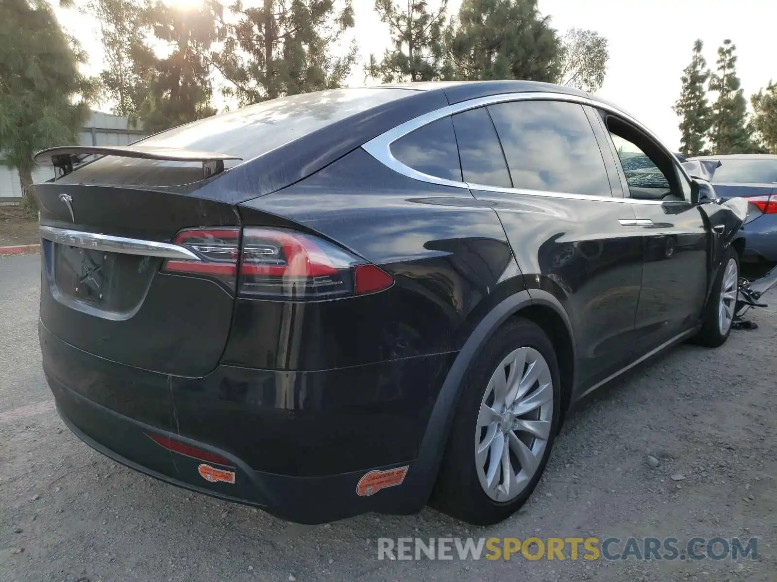 4 Фотография поврежденного автомобиля 5YJXCBE26LF261635 TESLA MODEL X 2020