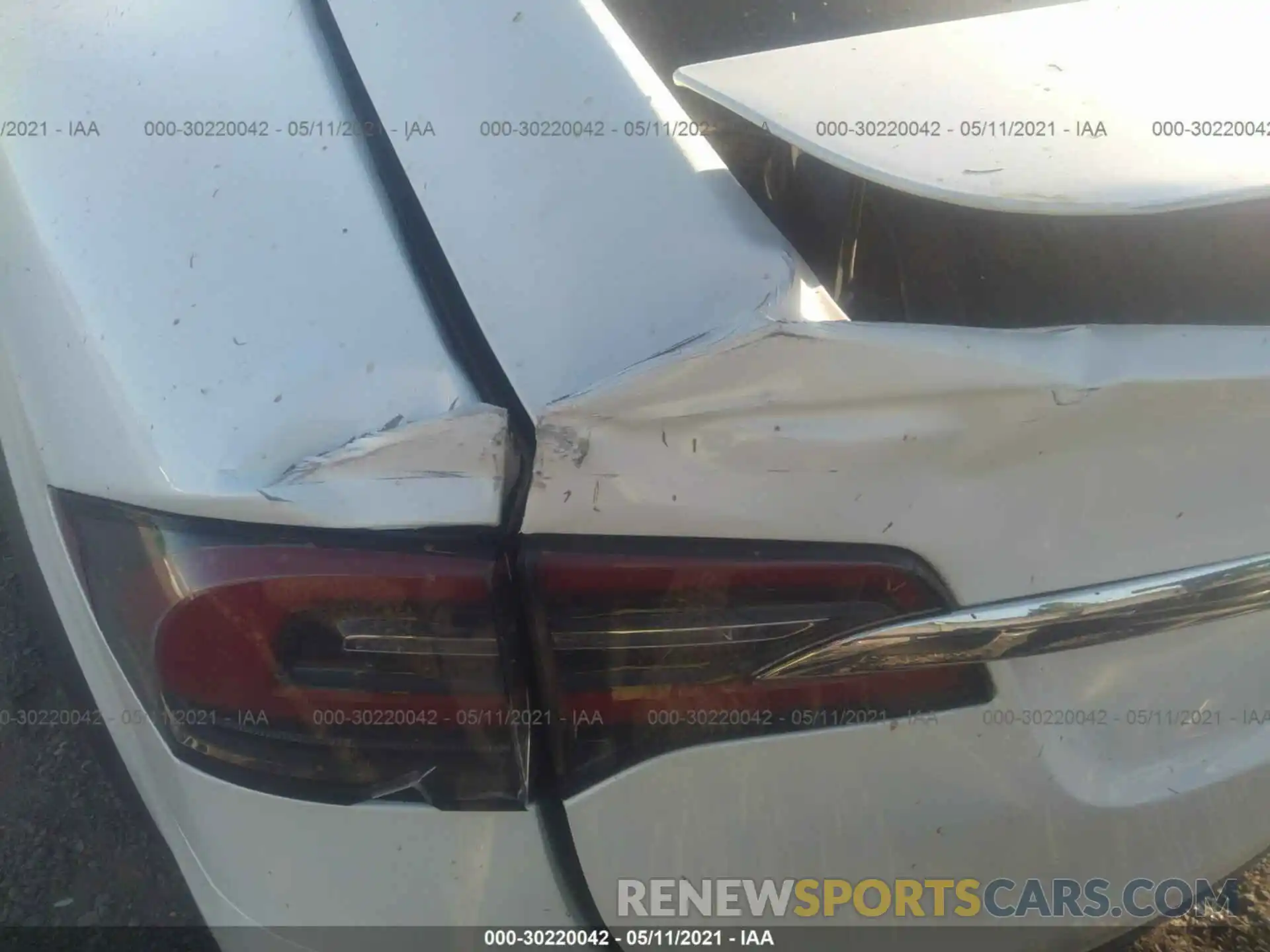 11 Photograph of a damaged car 5YJXCBE26LF272294 TESLA MODEL X 2020