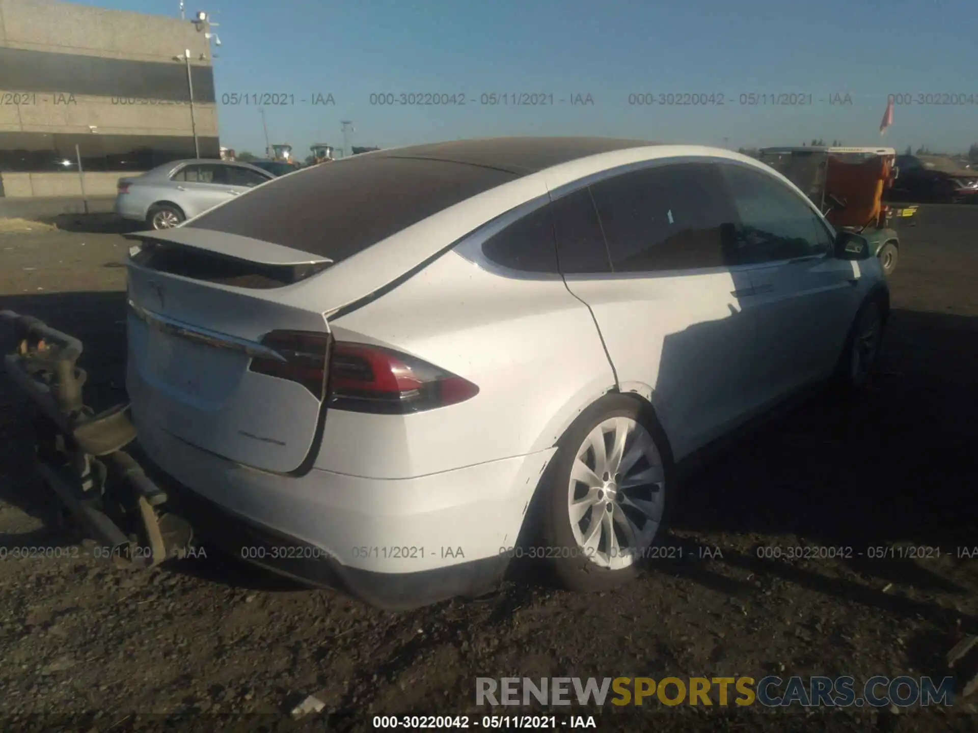 4 Photograph of a damaged car 5YJXCBE26LF272294 TESLA MODEL X 2020