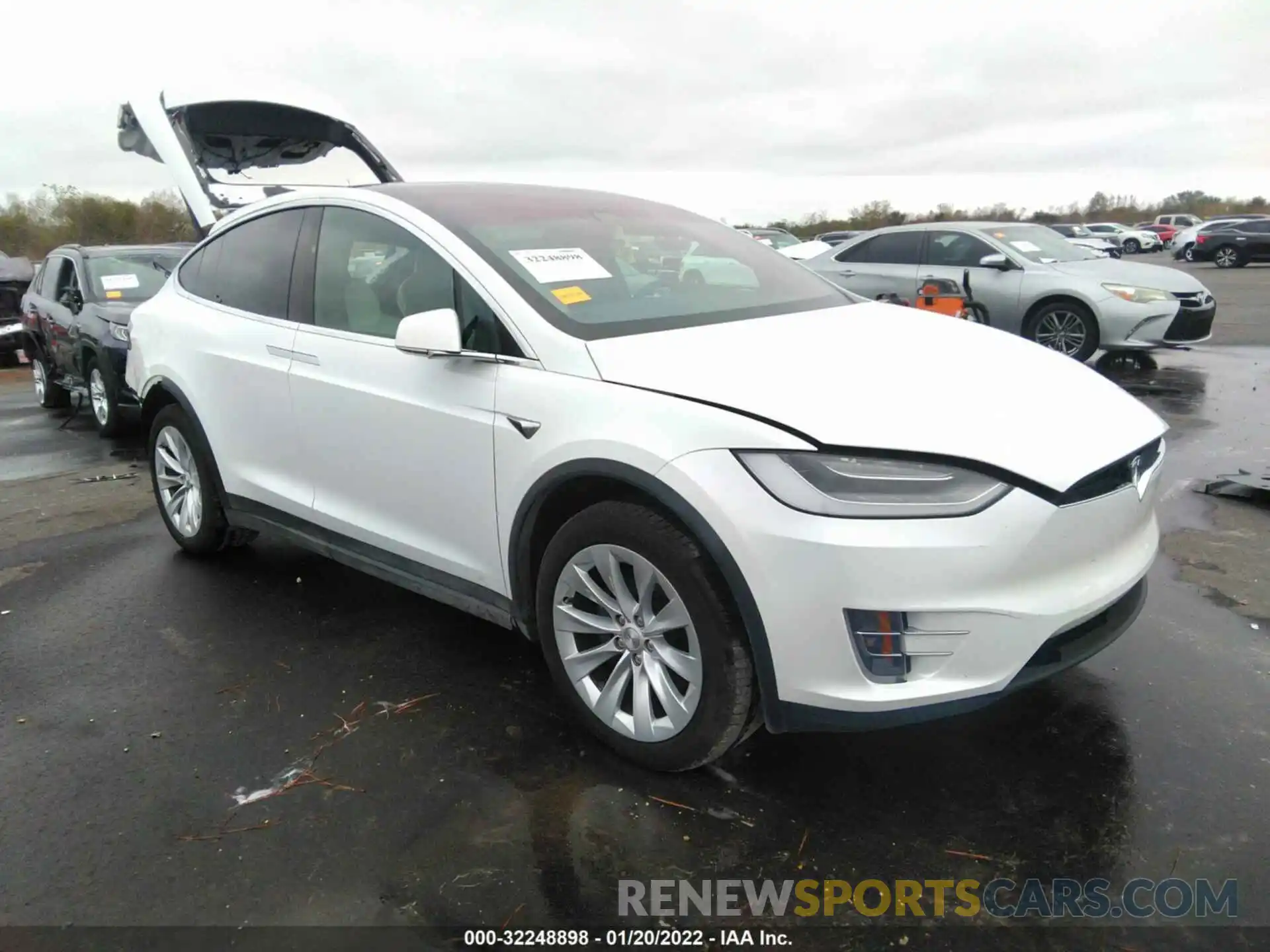 1 Photograph of a damaged car 5YJXCBE26LF300272 TESLA MODEL X 2020