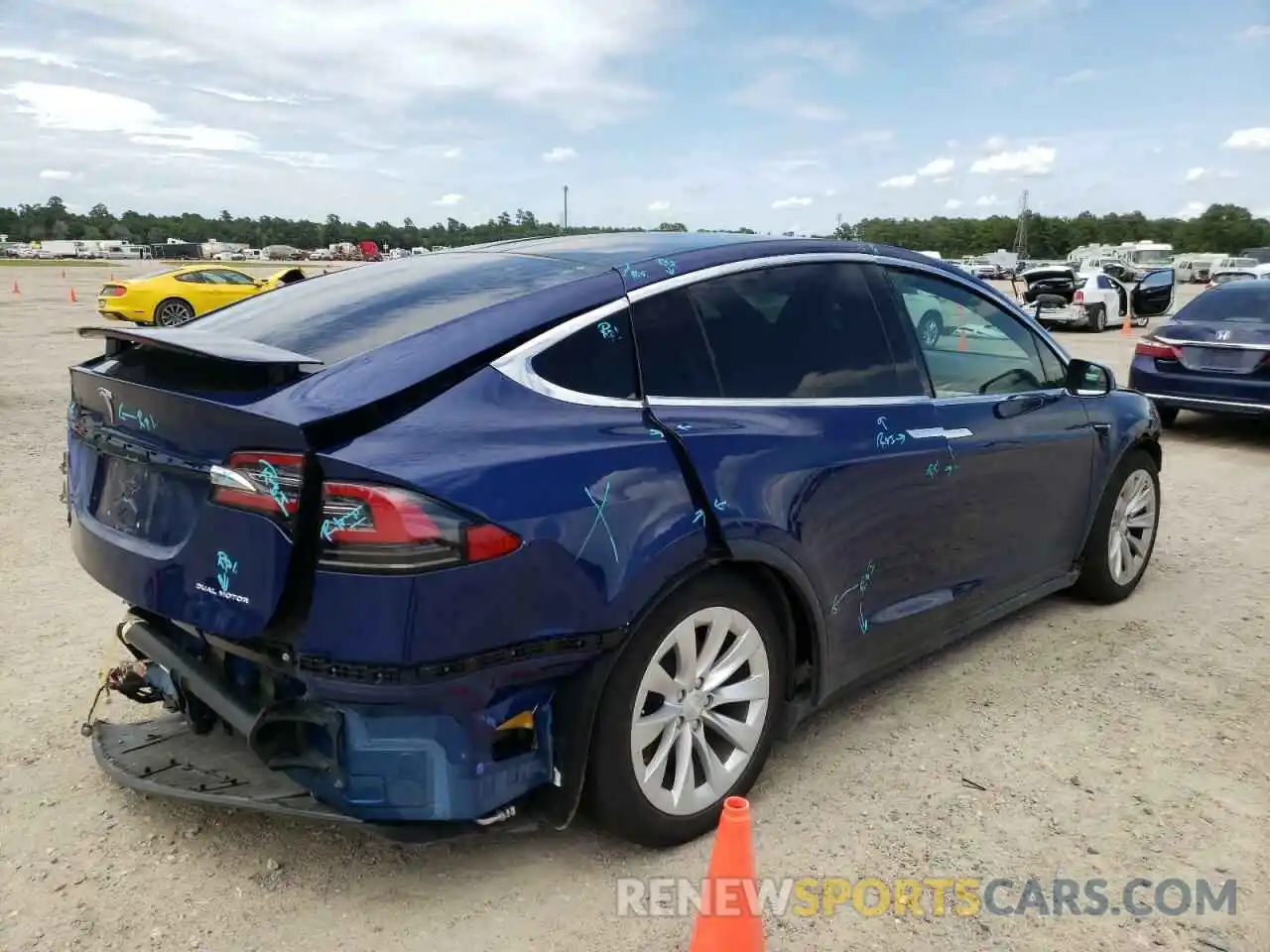 4 Photograph of a damaged car 5YJXCBE26LF302975 TESLA MODEL X 2020