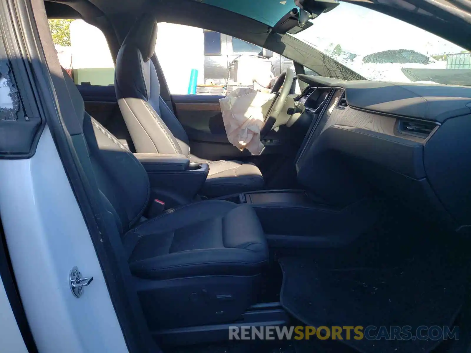 5 Photograph of a damaged car 5YJXCBE27LF296345 TESLA MODEL X 2020