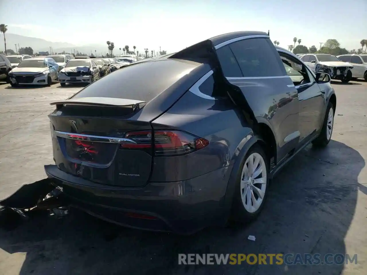 4 Фотография поврежденного автомобиля 5YJXCBE2XLF304258 TESLA MODEL X 2020