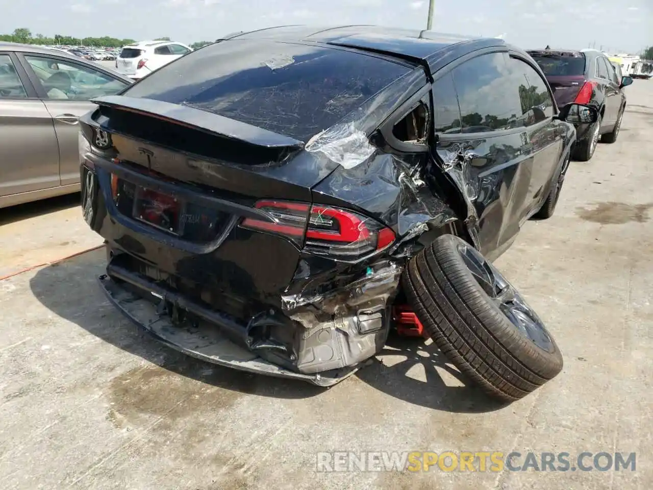 4 Photograph of a damaged car 5YJXCBE43LF261013 TESLA MODEL X 2020