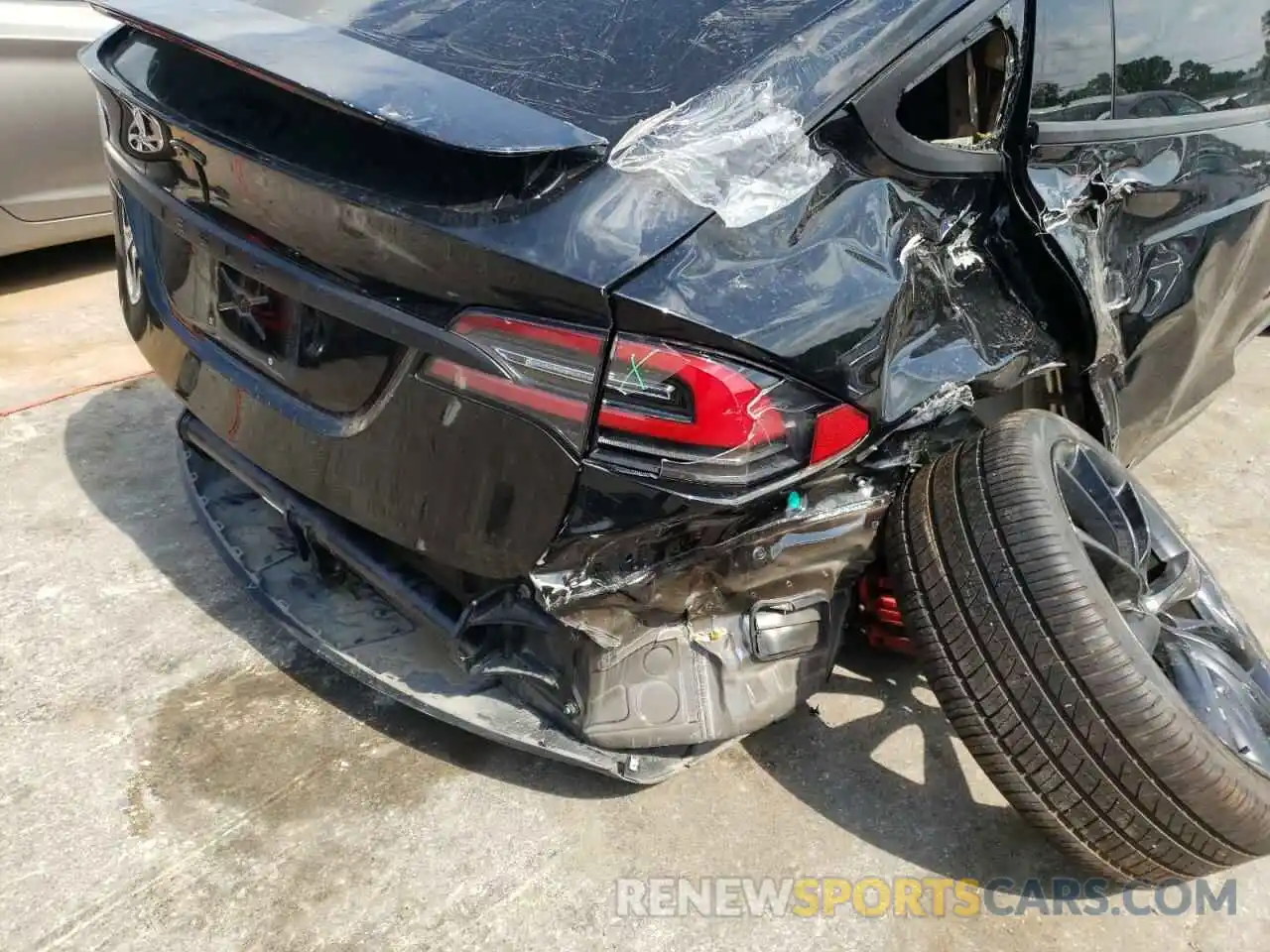 9 Photograph of a damaged car 5YJXCBE43LF261013 TESLA MODEL X 2020