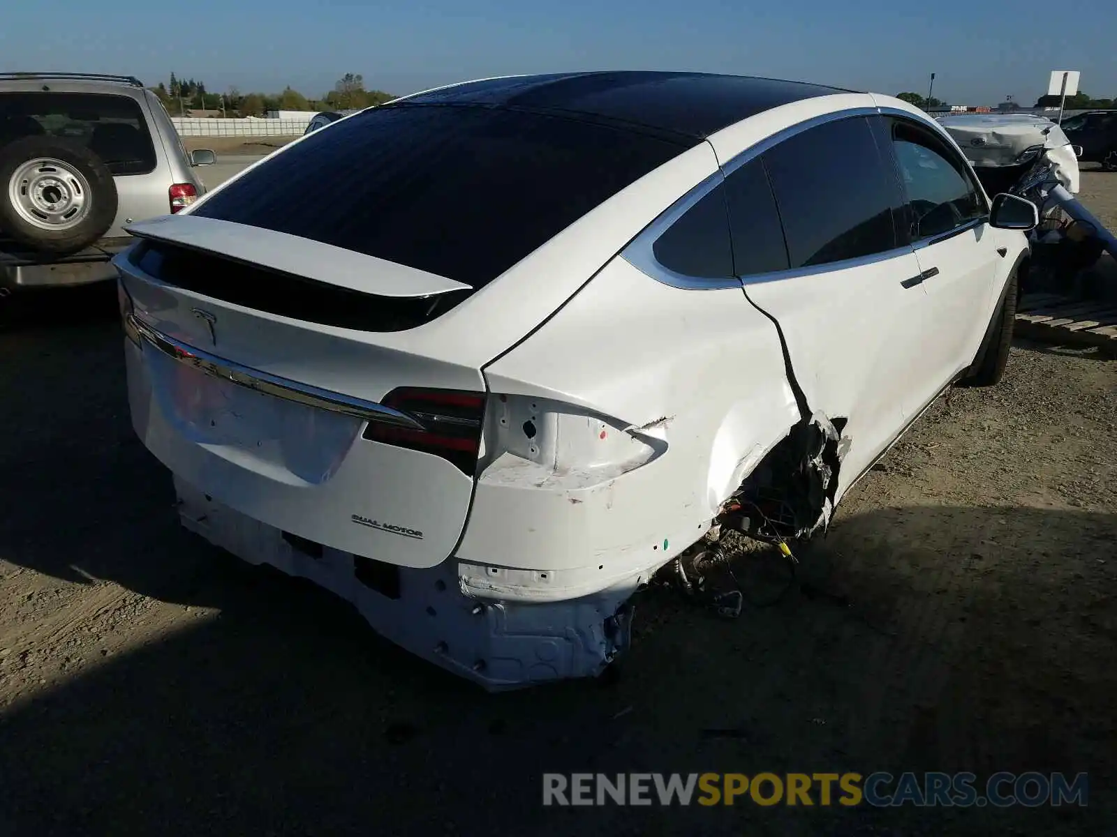 4 Photograph of a damaged car 5YJXCBE44LF246259 TESLA MODEL X 2020