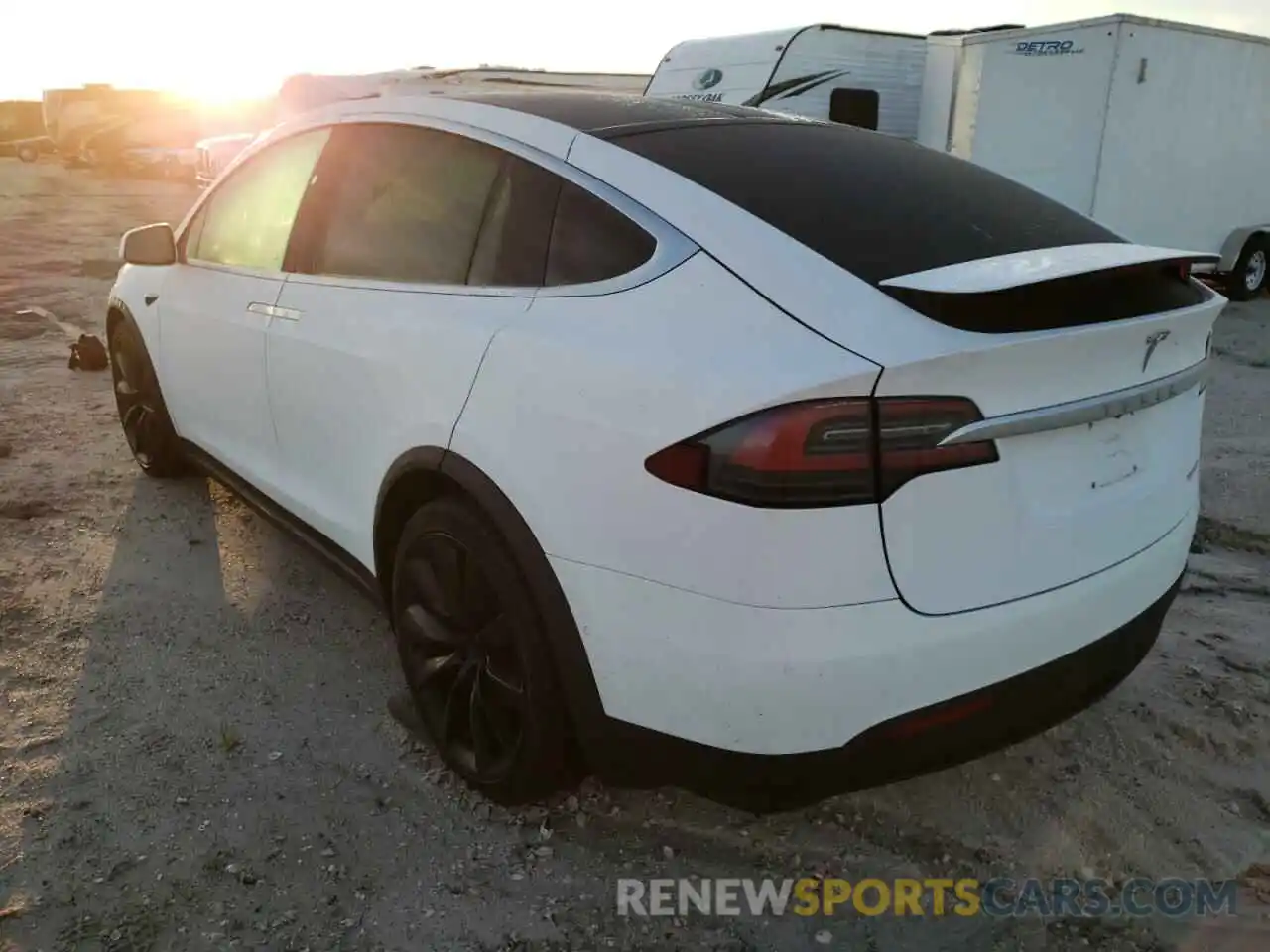 3 Фотография поврежденного автомобиля 5YJXCBE46LF298377 TESLA MODEL X 2020