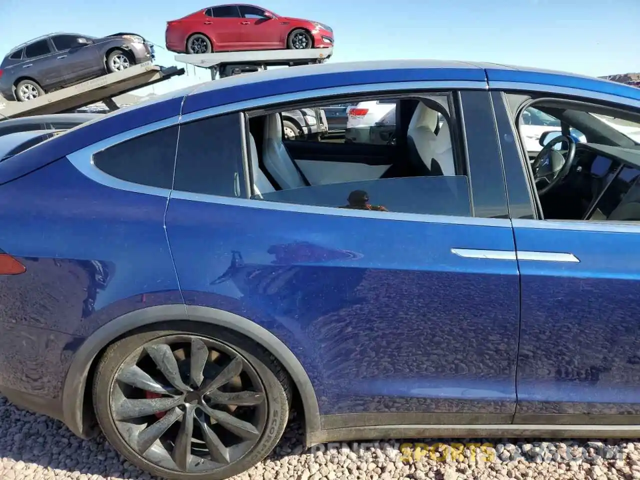 10 Photograph of a damaged car 5YJXCBE49LF274137 TESLA MODEL X 2020