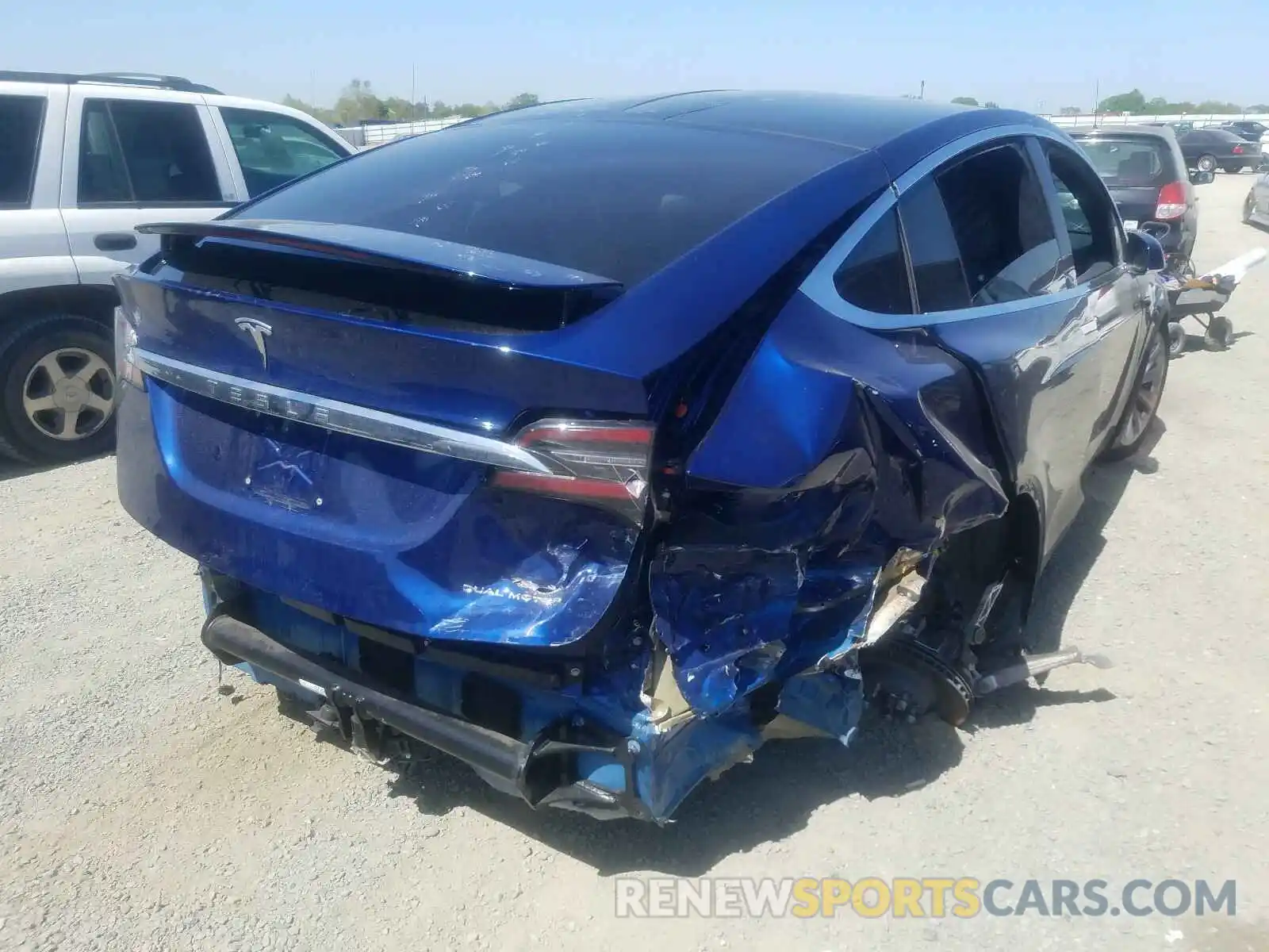 4 Photograph of a damaged car 5YJXCDE20LF238038 TESLA MODEL X 2020