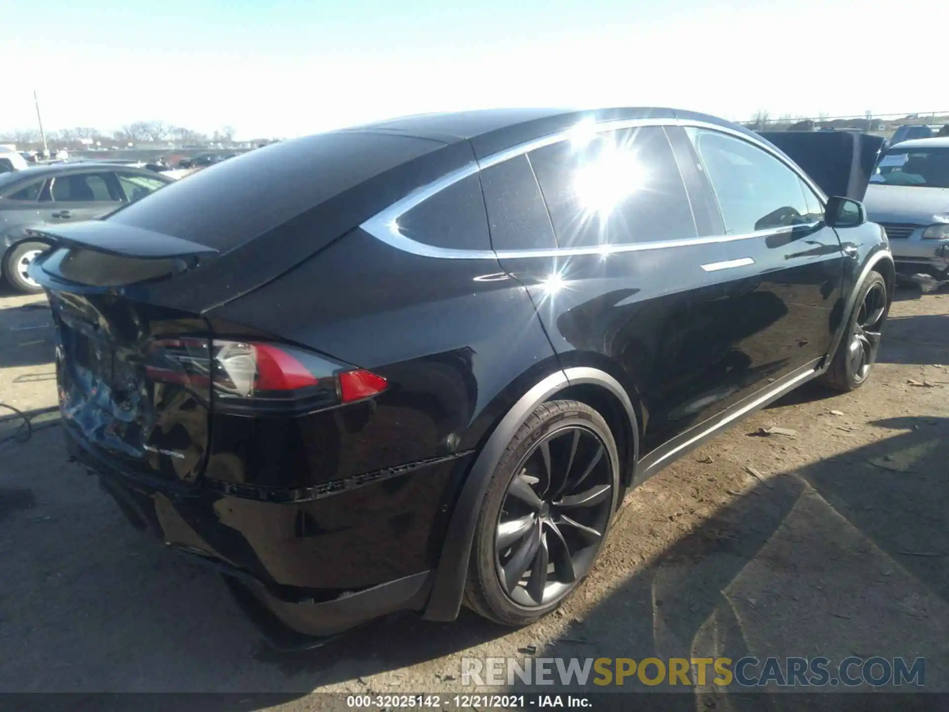 4 Фотография поврежденного автомобиля 5YJXCDE20LF283576 TESLA MODEL X 2020