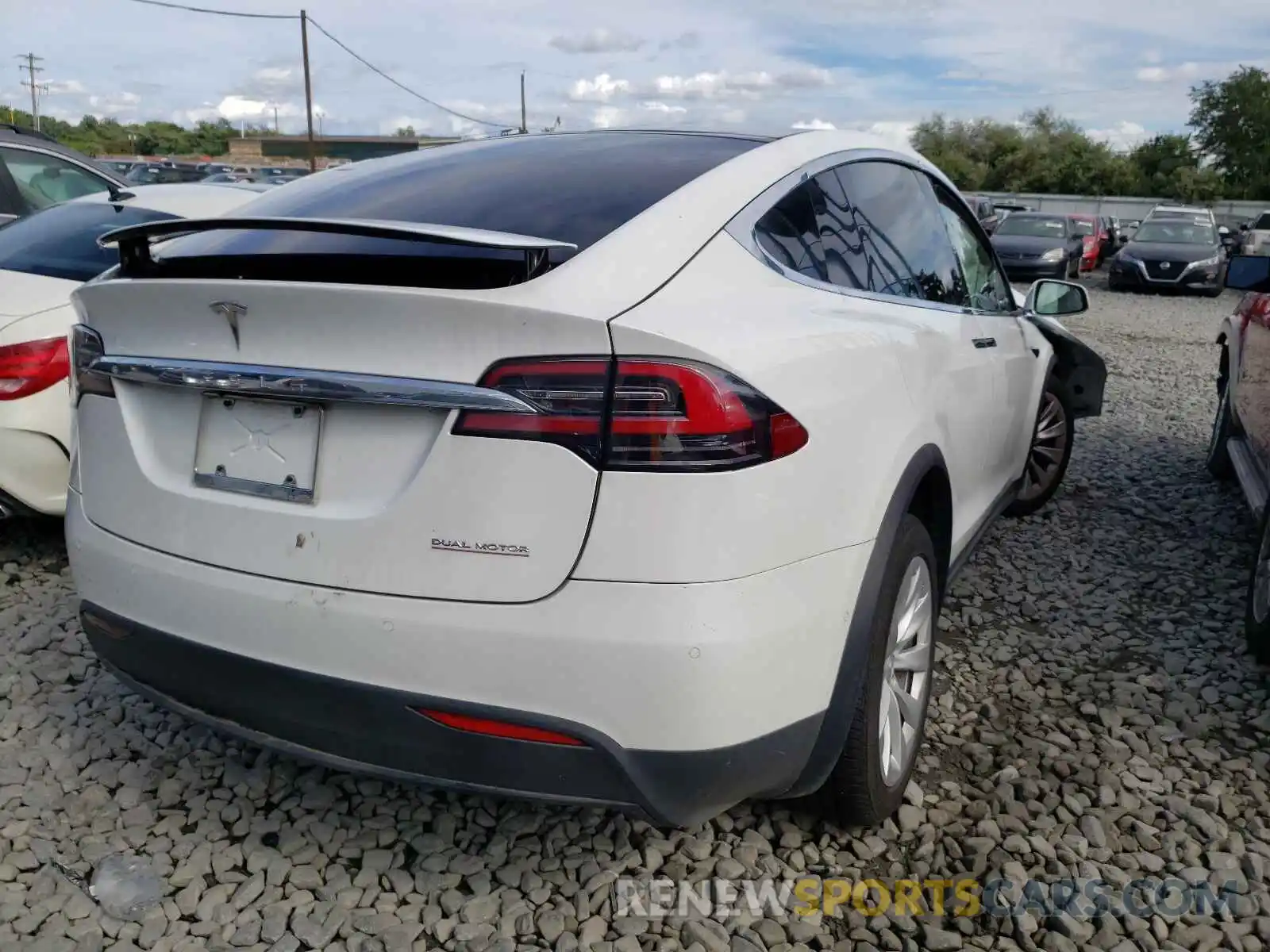 4 Фотография поврежденного автомобиля 5YJXCDE20LF301753 TESLA MODEL X 2020