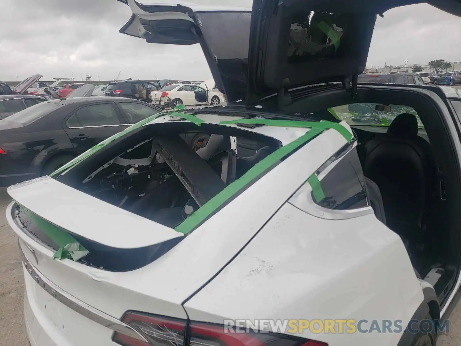 9 Photograph of a damaged car 5YJXCDE21LF230966 TESLA MODEL X 2020