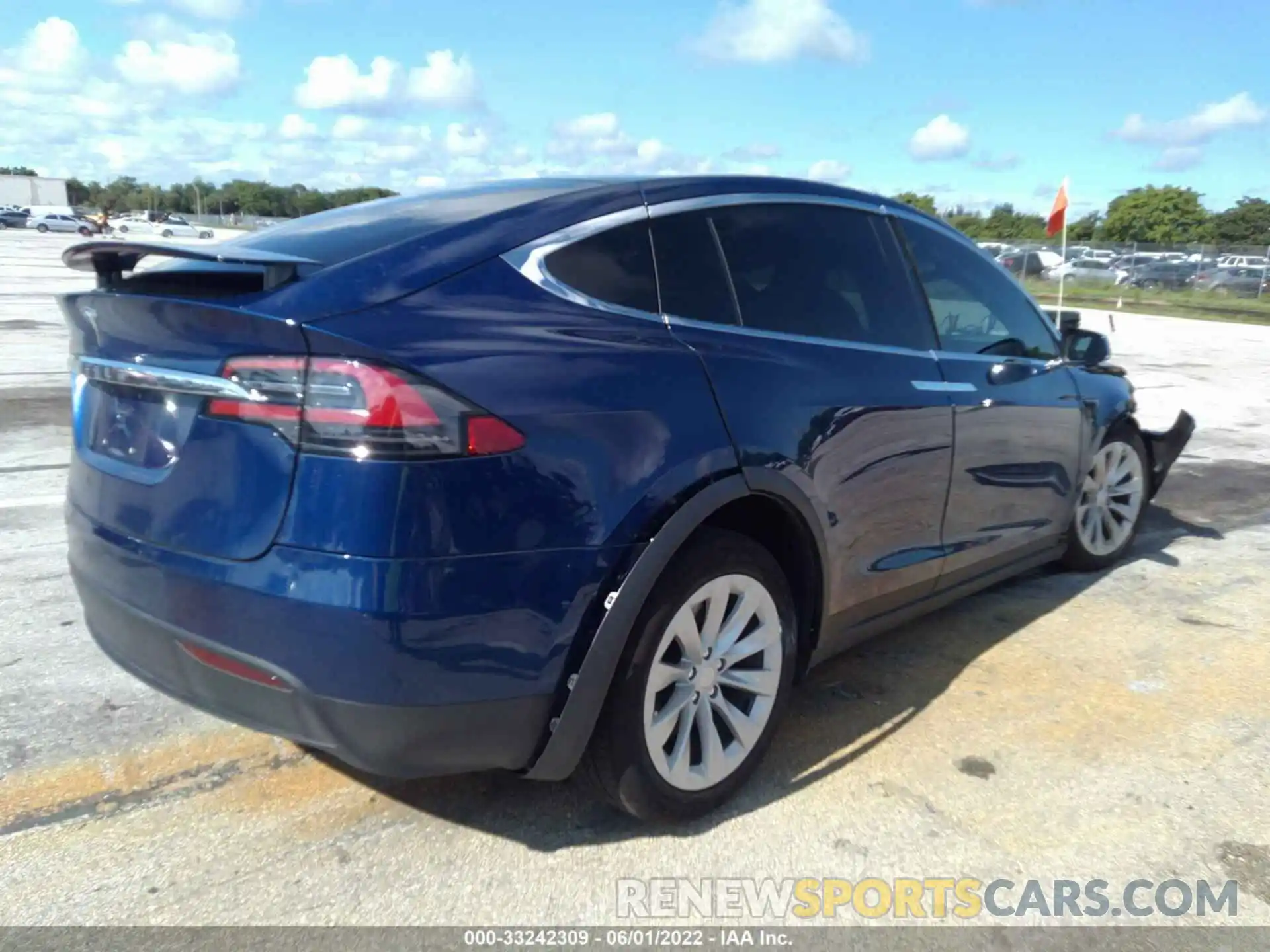 4 Photograph of a damaged car 5YJXCDE21LF282162 TESLA MODEL X 2020