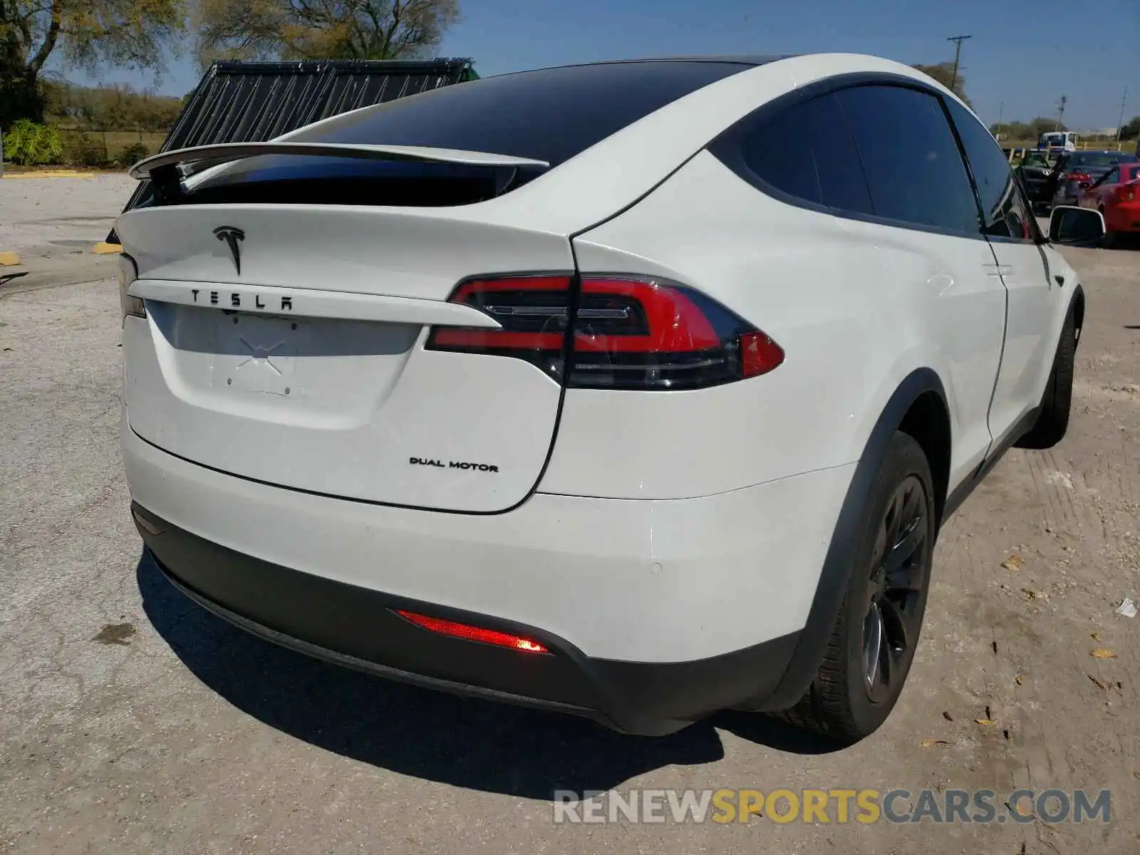 4 Фотография поврежденного автомобиля 5YJXCDE23LF242567 TESLA MODEL X 2020