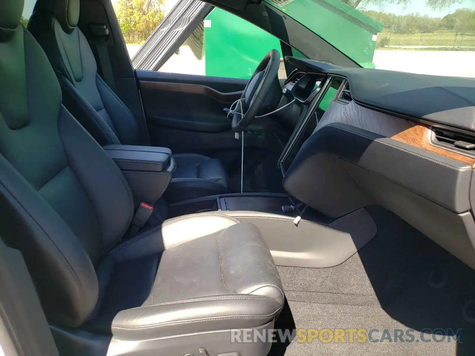 5 Photograph of a damaged car 5YJXCDE23LF242567 TESLA MODEL X 2020