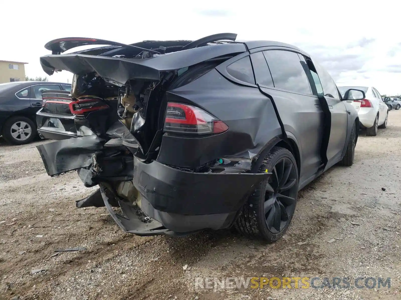 4 Photograph of a damaged car 5YJXCDE23LF262415 TESLA MODEL X 2020